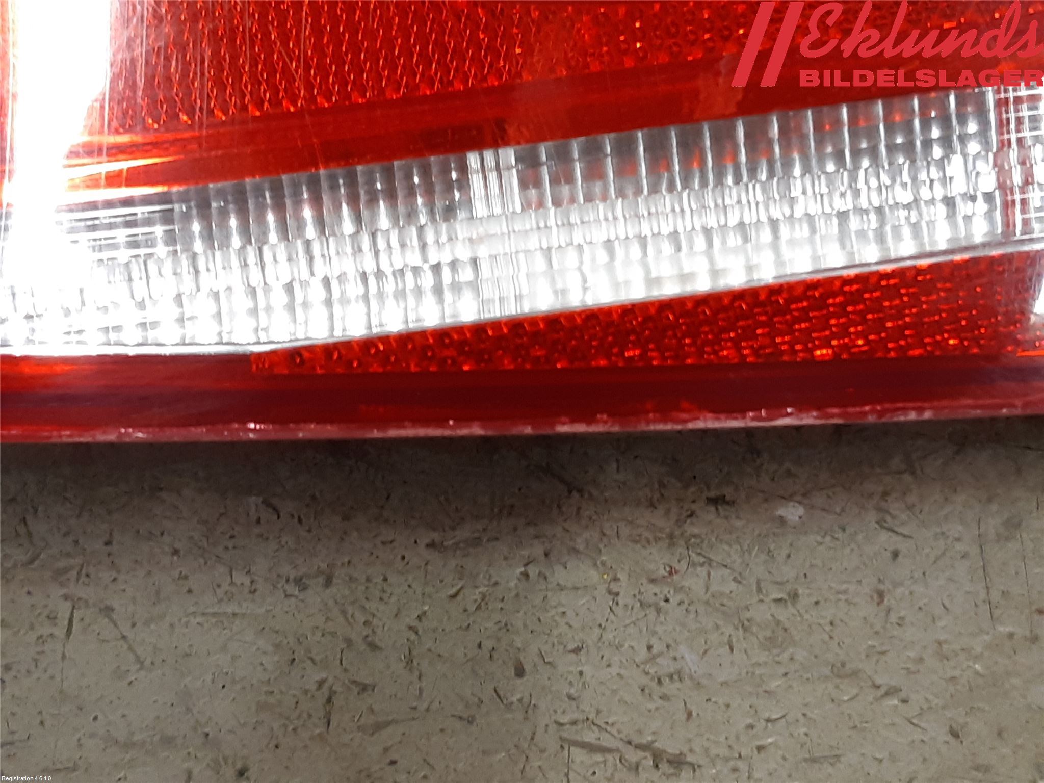 Volkswagen VW PASSAT 11-14 Bakljus Lucka Hö