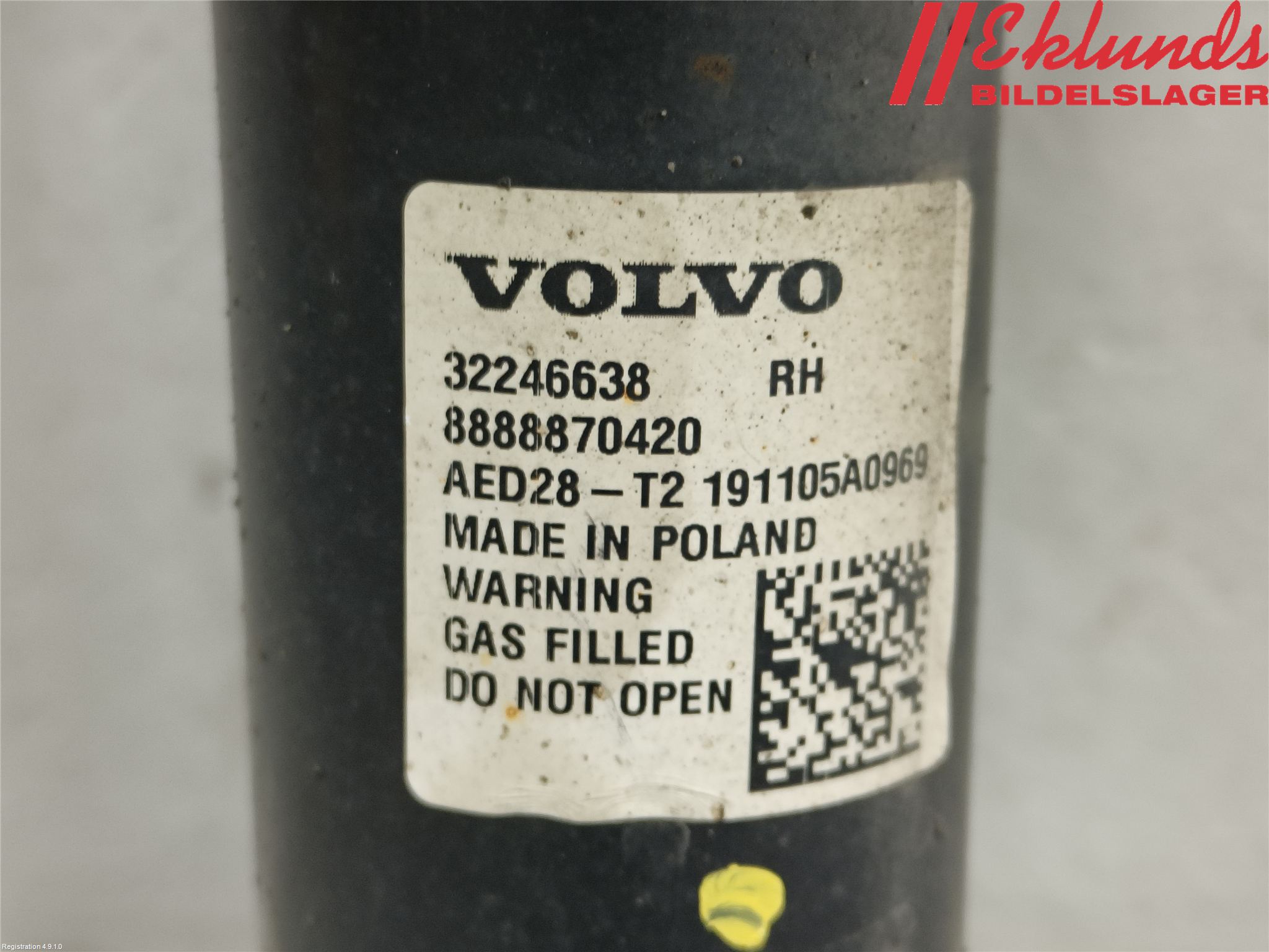 Volvo XC40/RECHARGE 18- Fjäderben Fram Höger