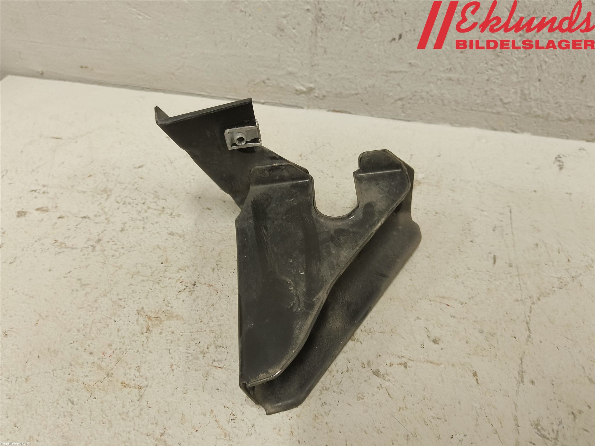 BMW 3 E90/91 SED/TOU 05-12 Kylarfäste-Ram-Balk