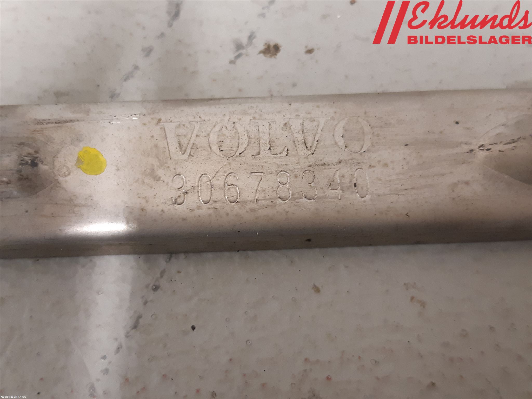 Volvo V70 08-13 Strålkast Fästsarg