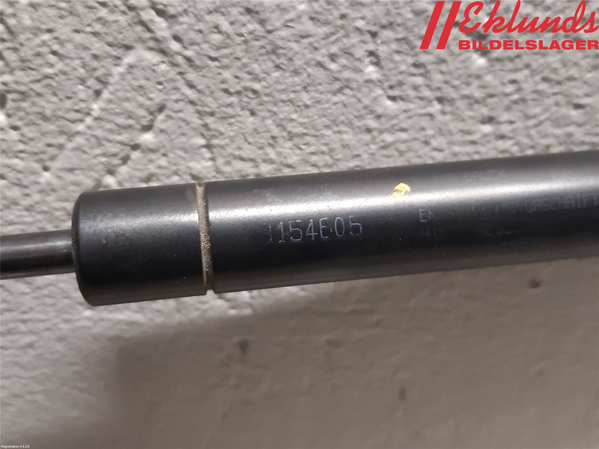 Volvo V70 05-08 Gasfjäder Motorhuv