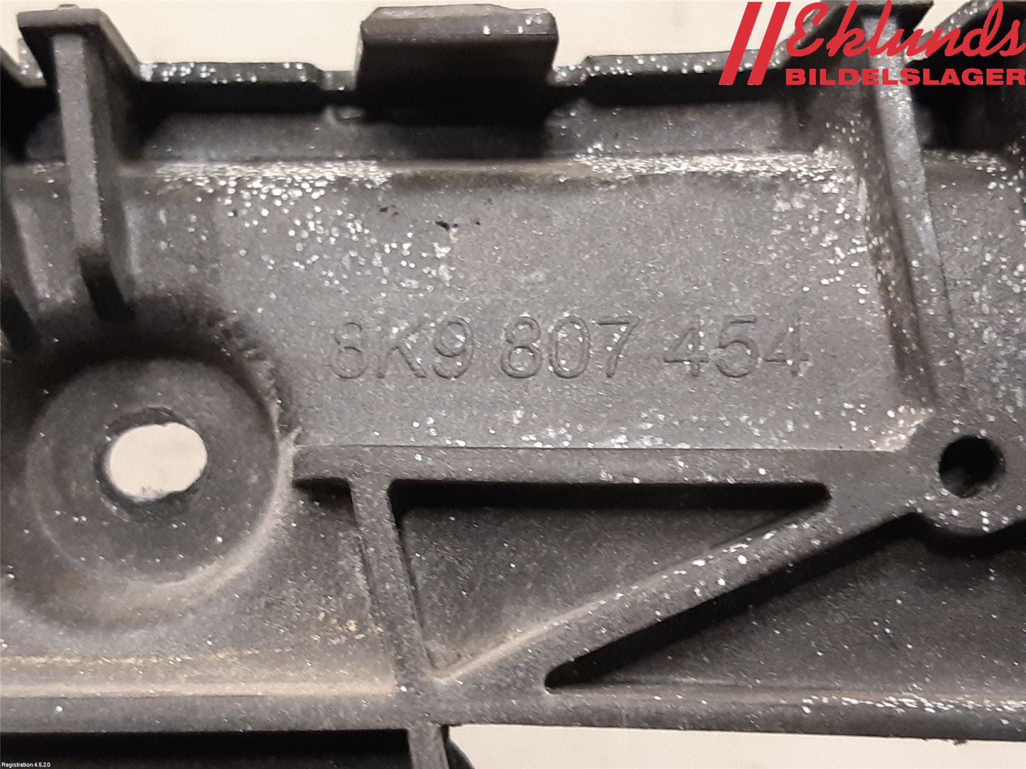 Audi A4/S4 08-11 Stötfångarfäste Bak Hö