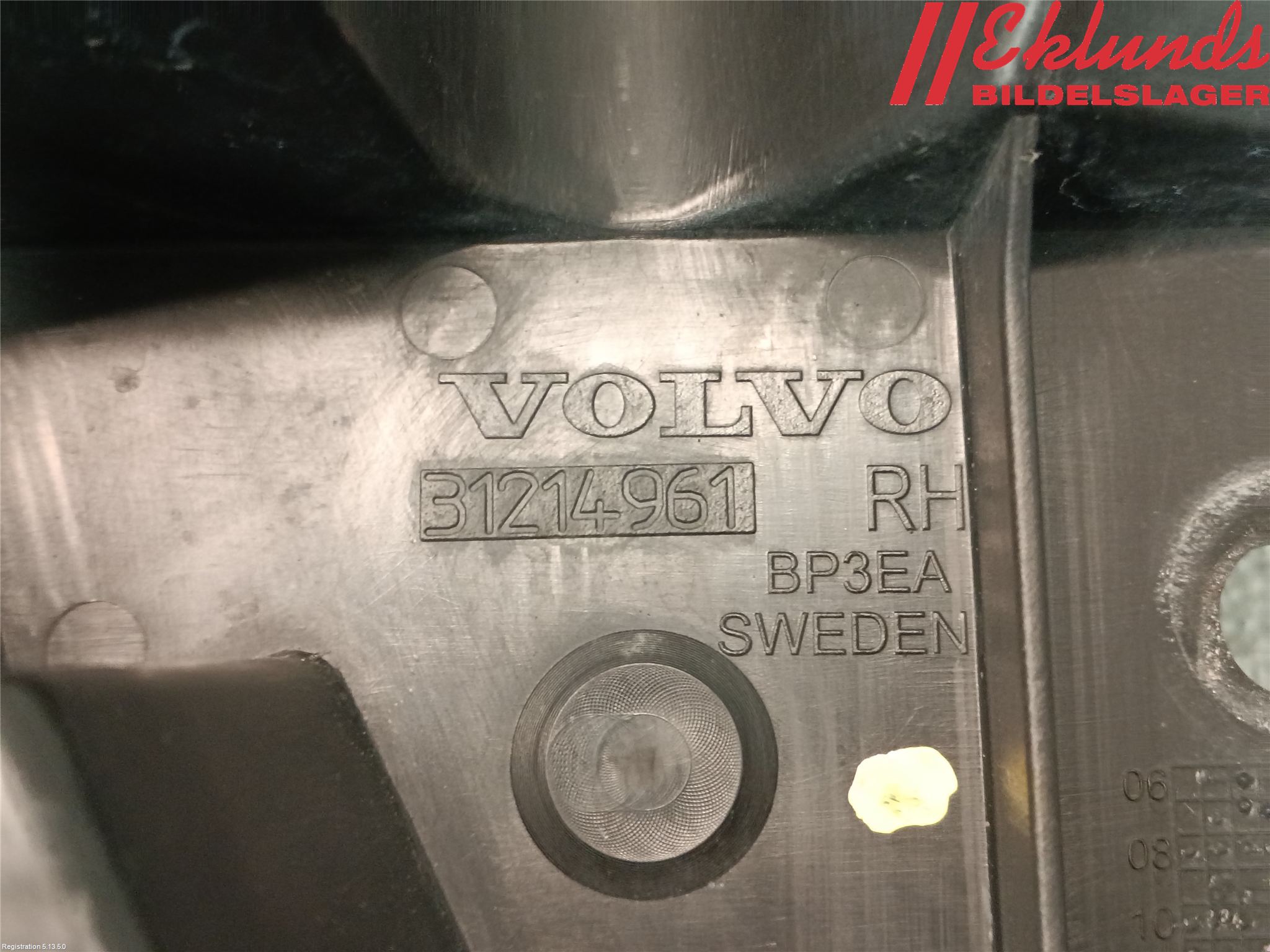 Volvo XC70 08-13 Stötfångarfäste Fram Hö