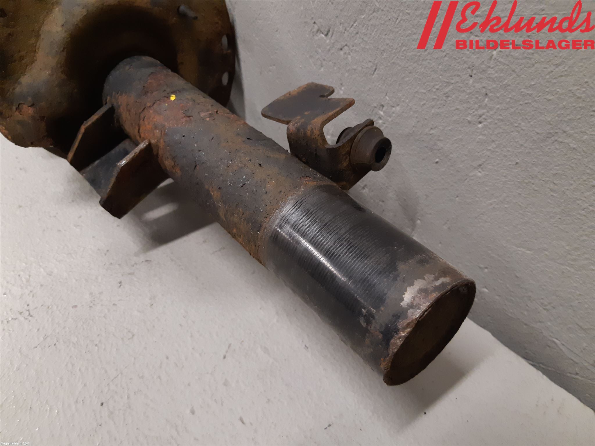 Volvo XC70 08-13 Fjäderben Fram Höger