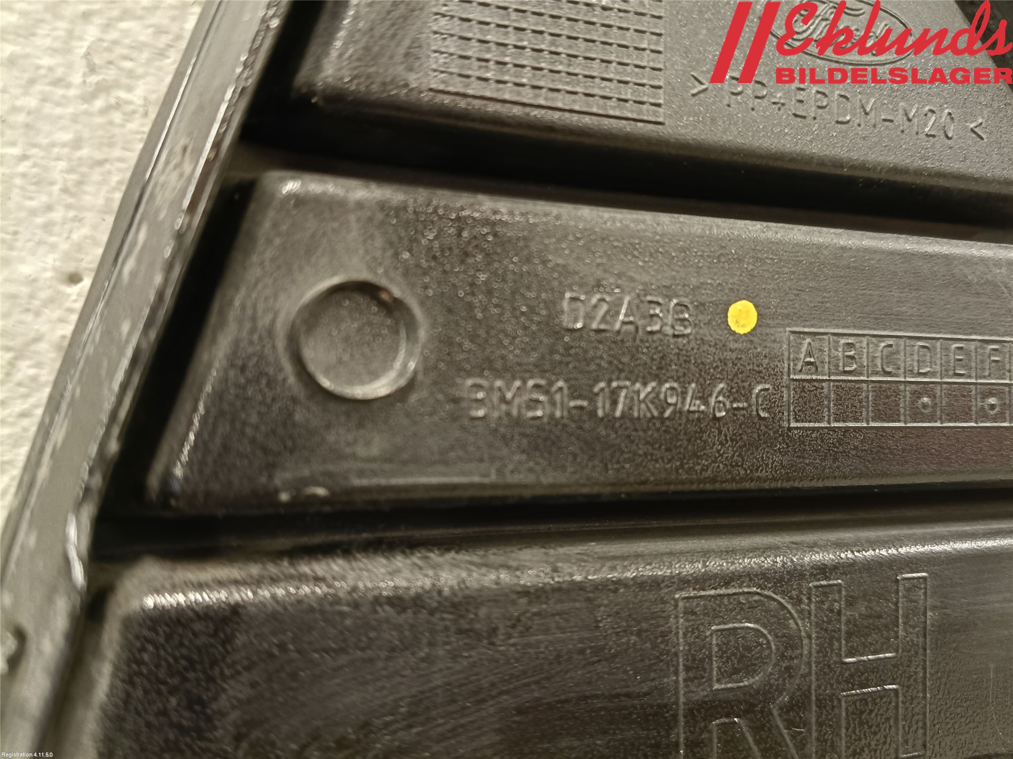 Ford FOCUS 11-14 Grilldel Höger