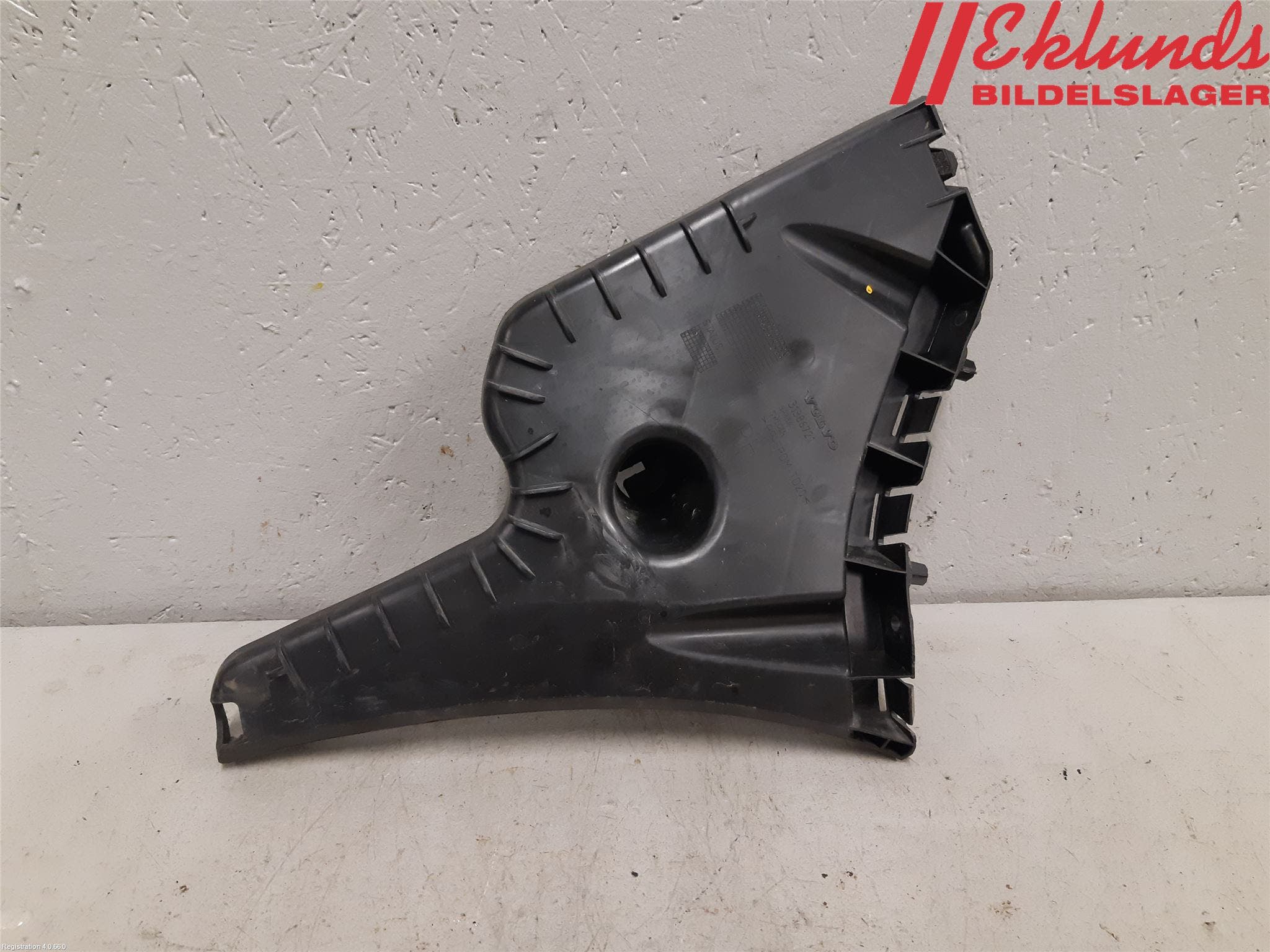 Volvo S60 11-13 Stötfångarfäste Bak Hö
