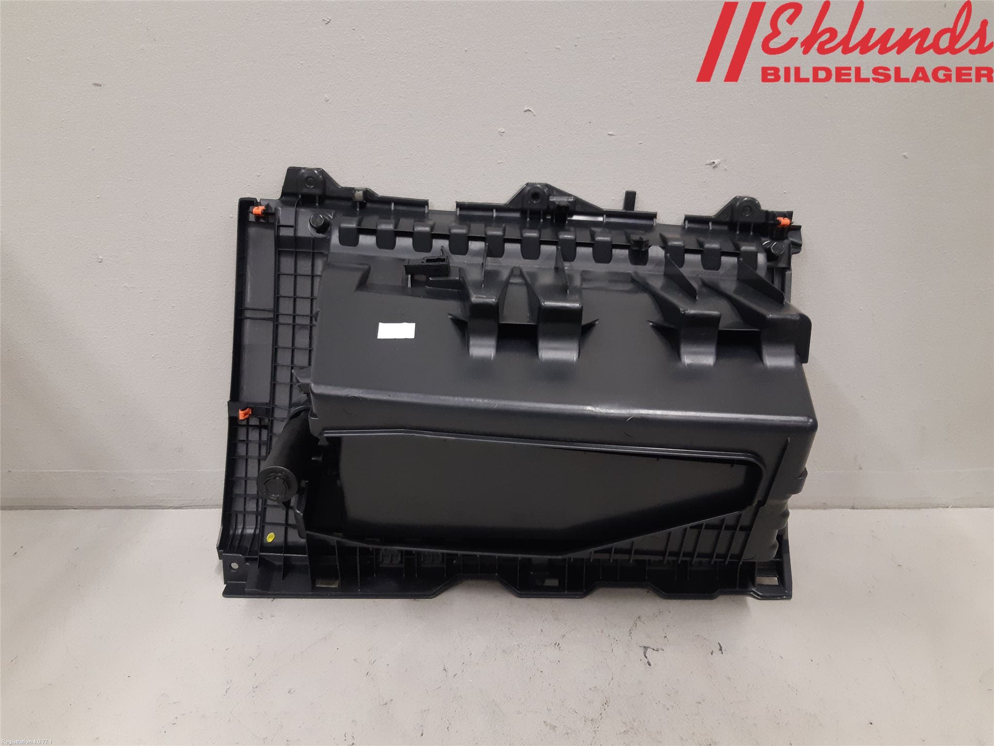 Toyota COROLLA 19- Handskfack