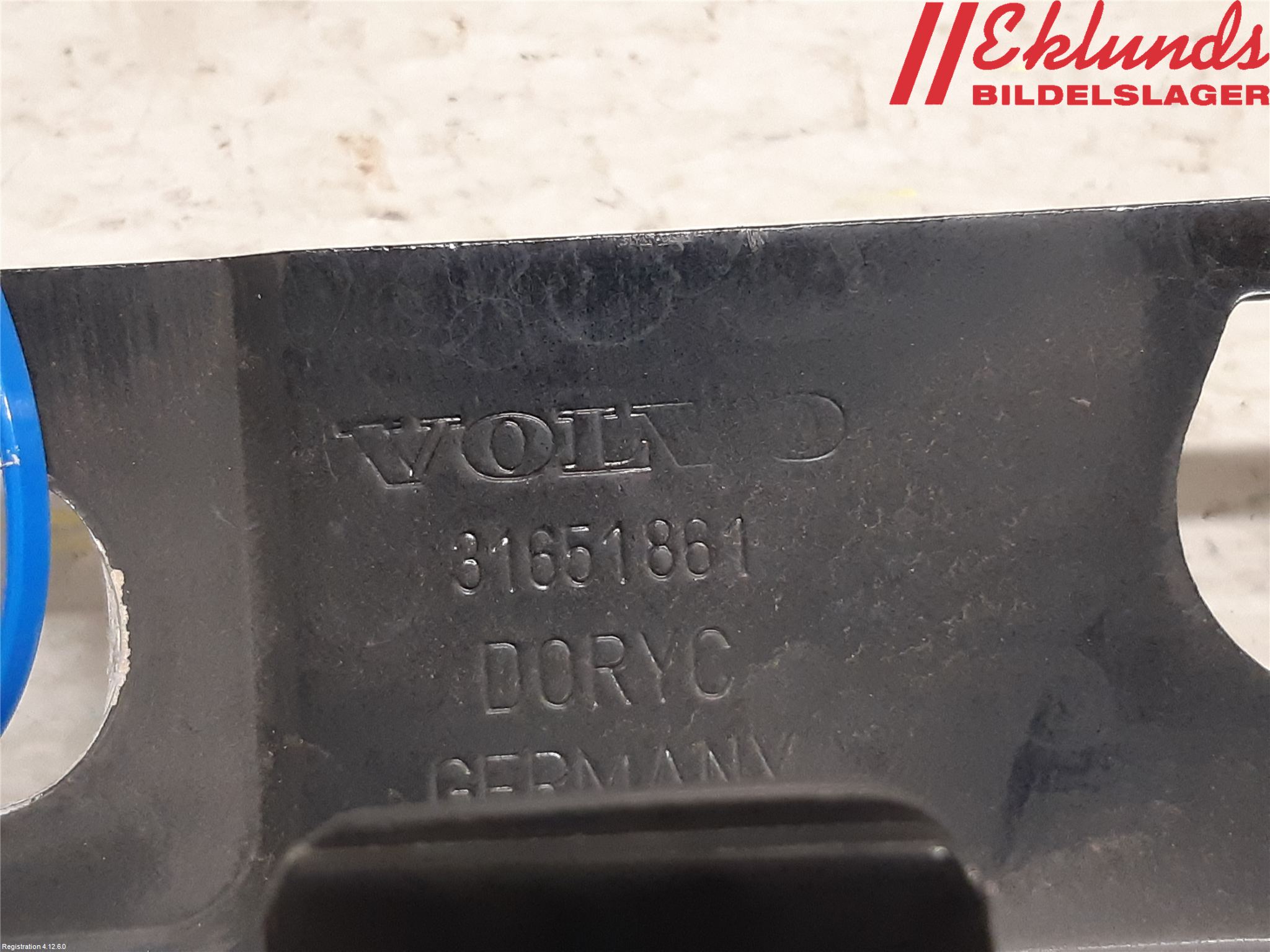 Volvo V90 17->> Huvgångjärn