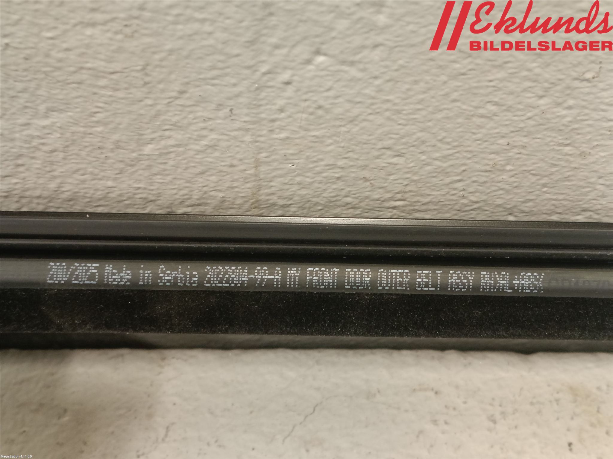 Tesla MODEL Y 21- Dörr Dekorlist Fram Hö