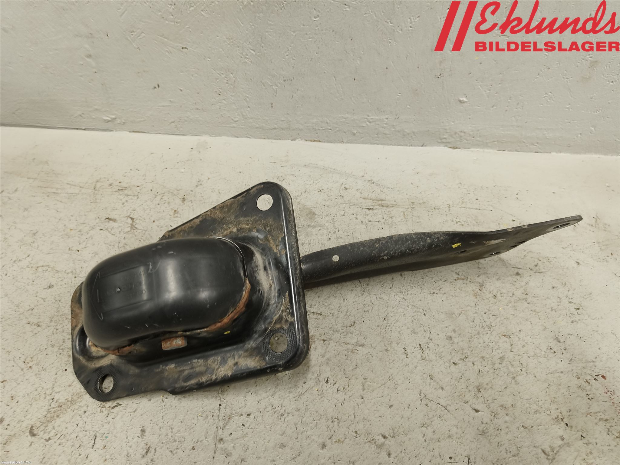Volkswagen VW PASSAT 15-19 Bärarm Bak Vänster