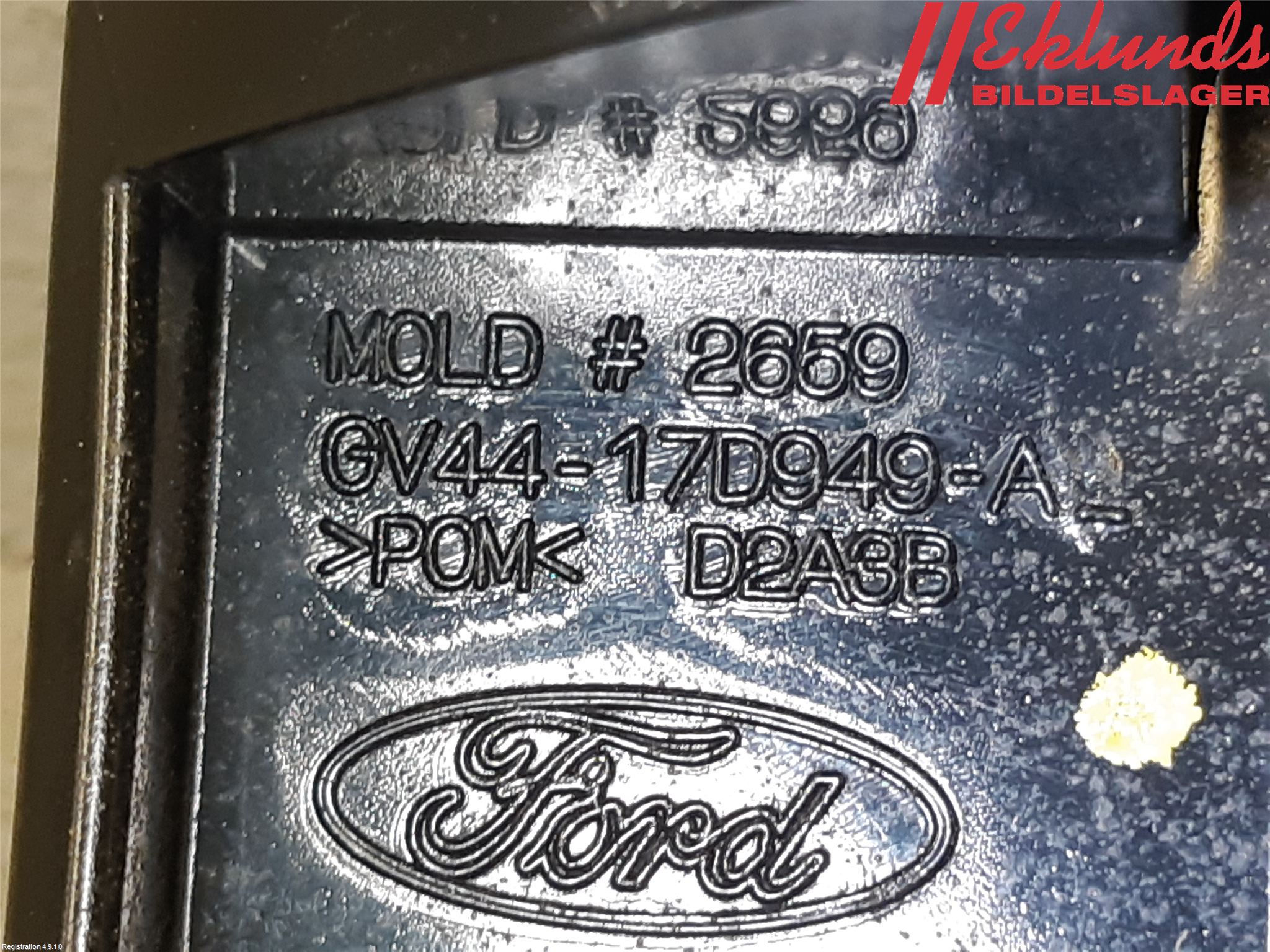 Ford KUGA 17-19 Stötfångarfäste Bak Vä