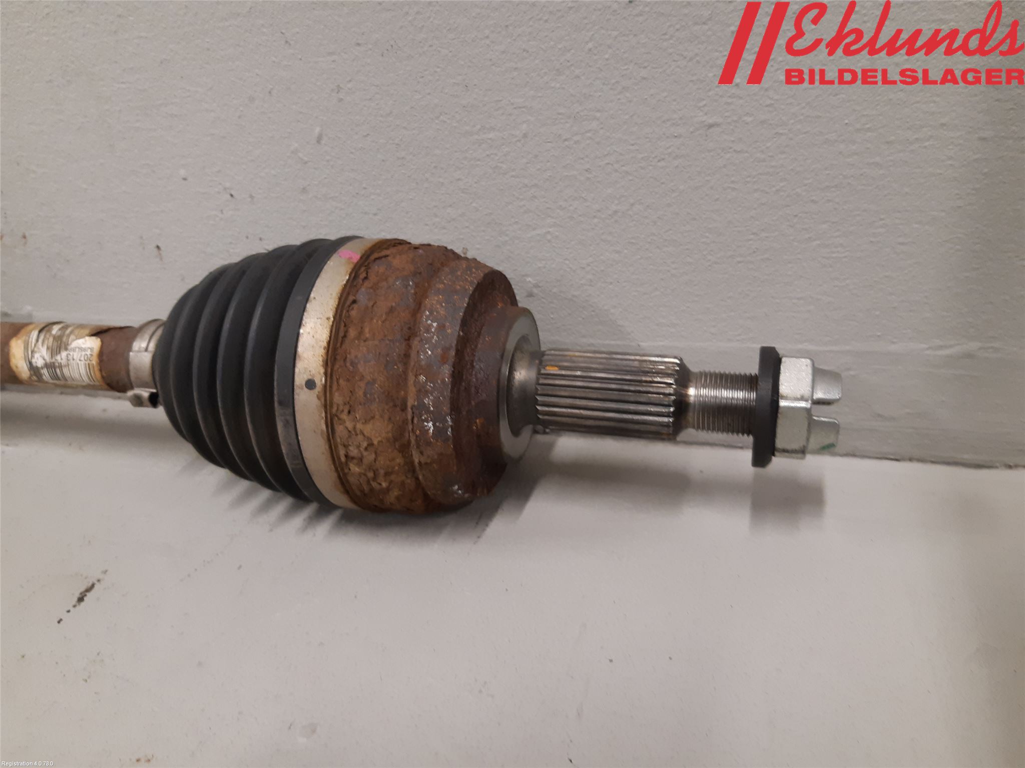 Dacia DUSTER 10-17 Drivaxel Fram Höger