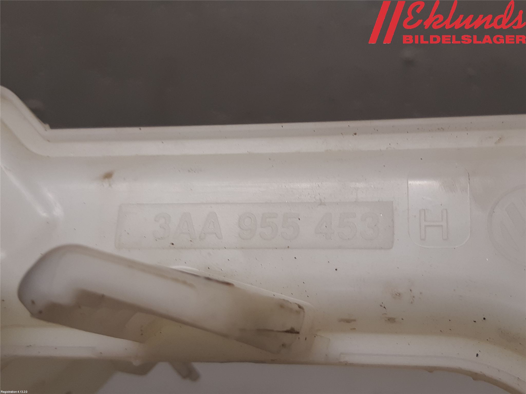 Volkswagen VW PASSAT 11-14 Spolartank Vindruta-Strål