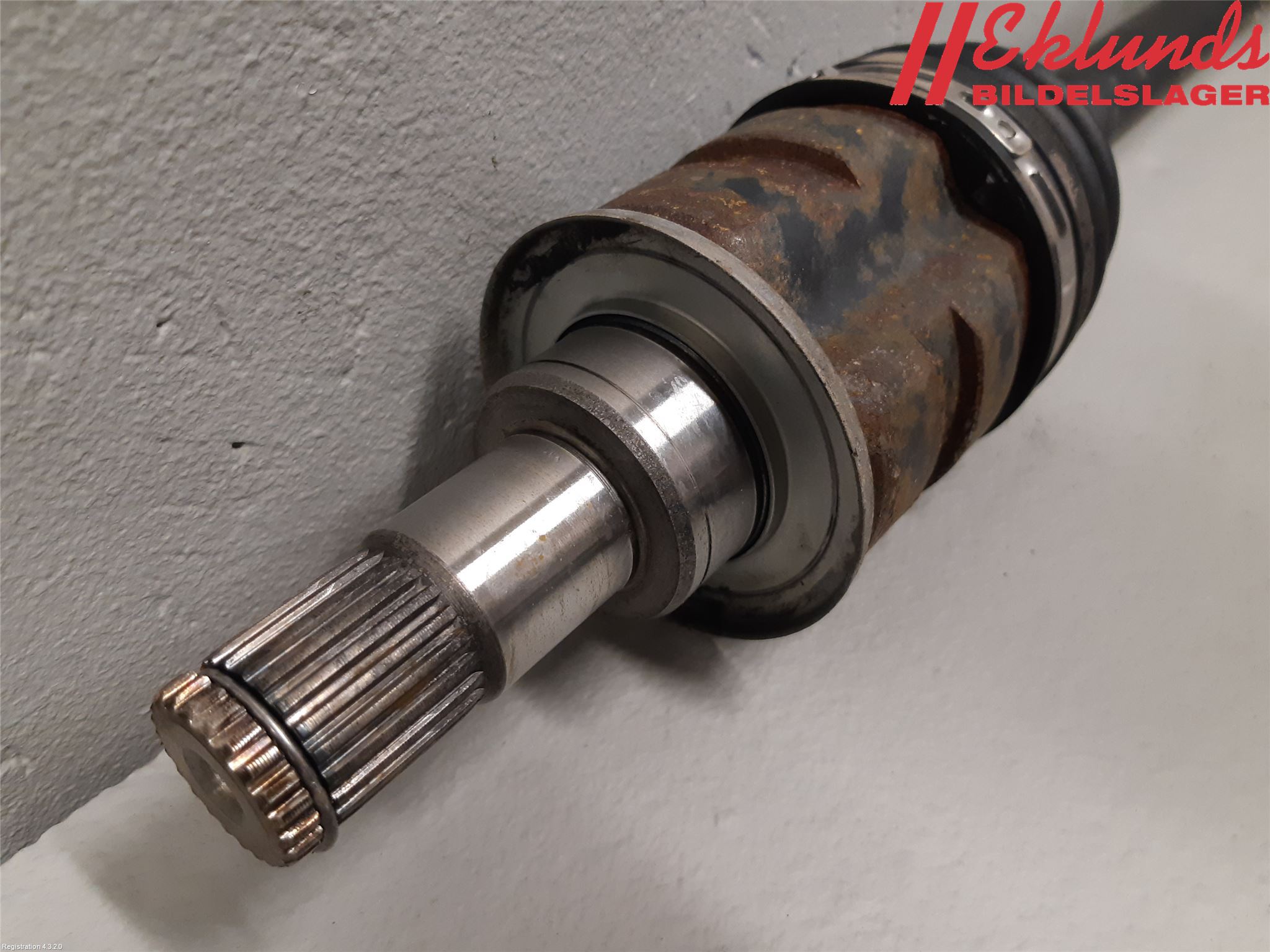 Toyota RAV4 19- Drivaxel Bak Höger