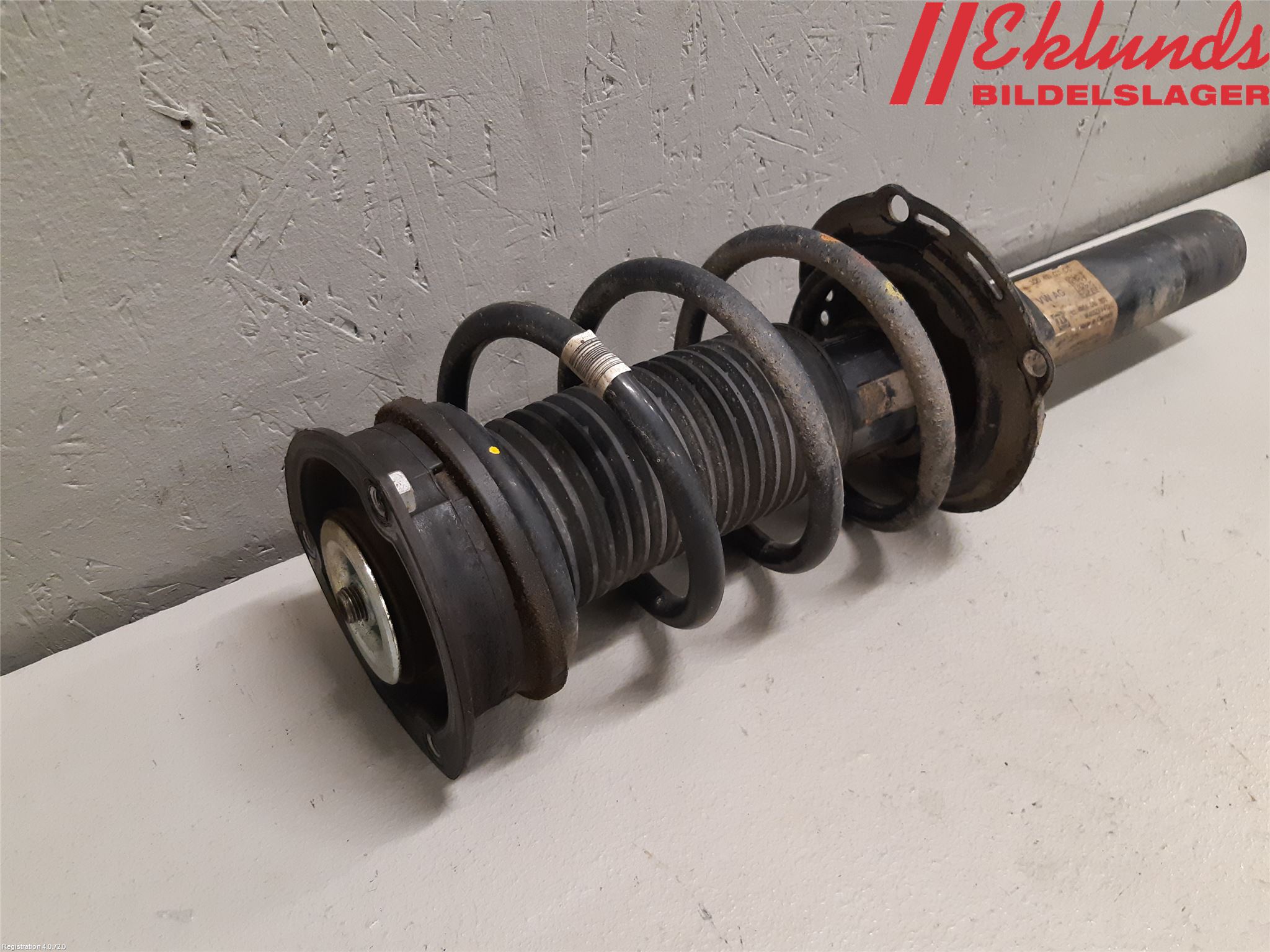 Volkswagen VW PASSAT 15-19 Fjäderben Fram Höger
