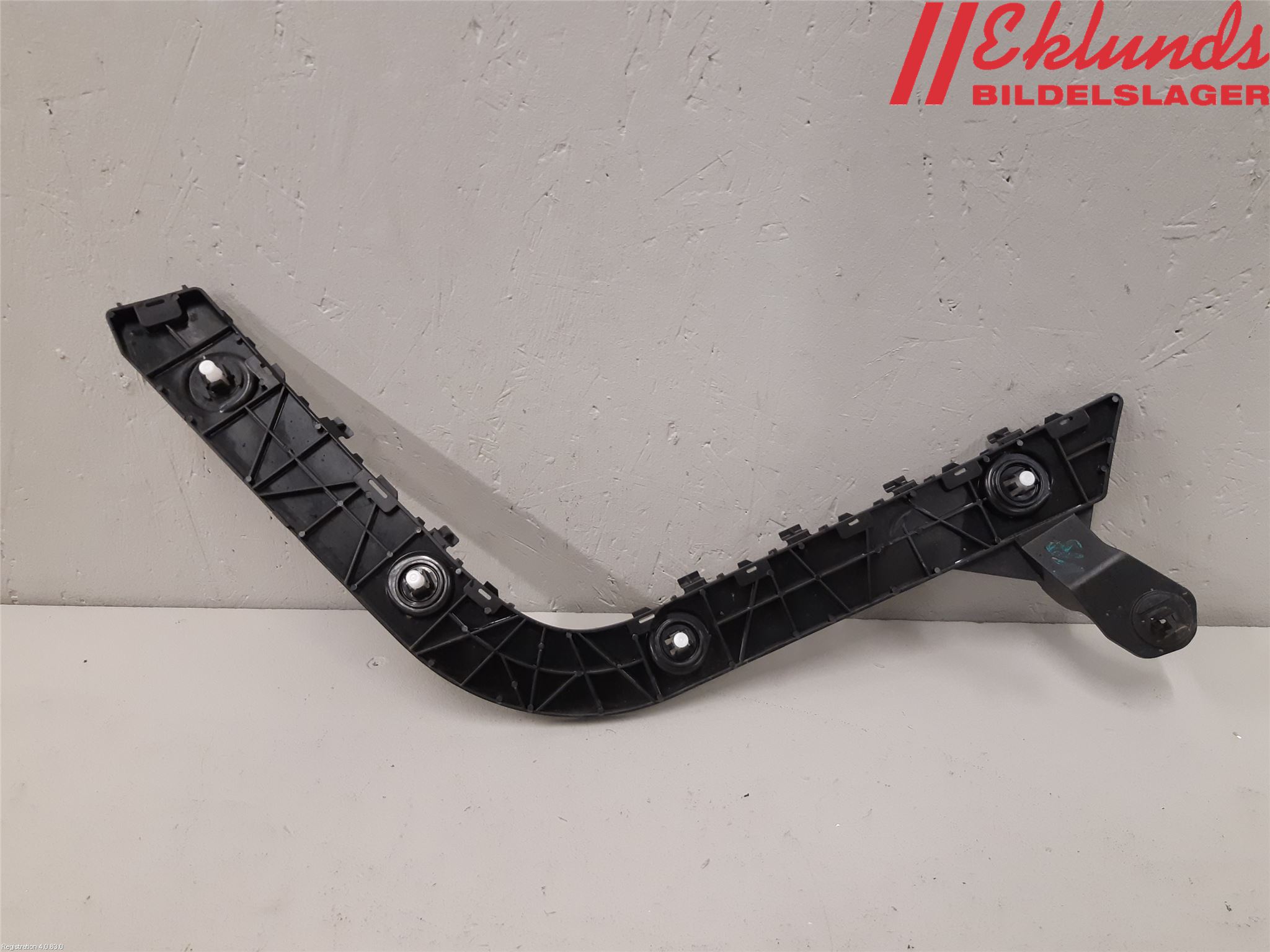 Tesla MODEL Y 21- Stötfångarfäste Bak Vä