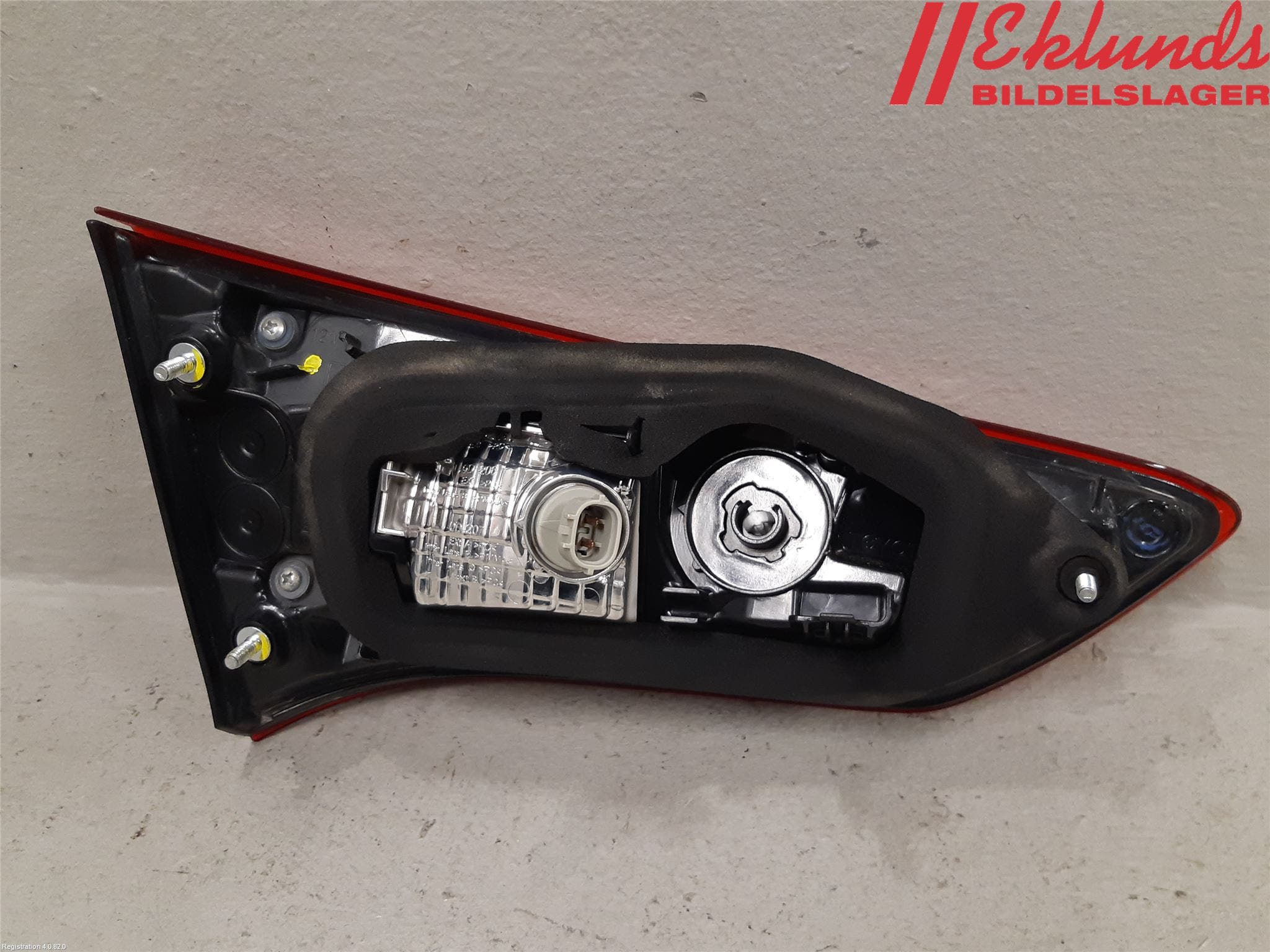 Toyota YARIS XP130 15-20 Bakljus Lucka Hö