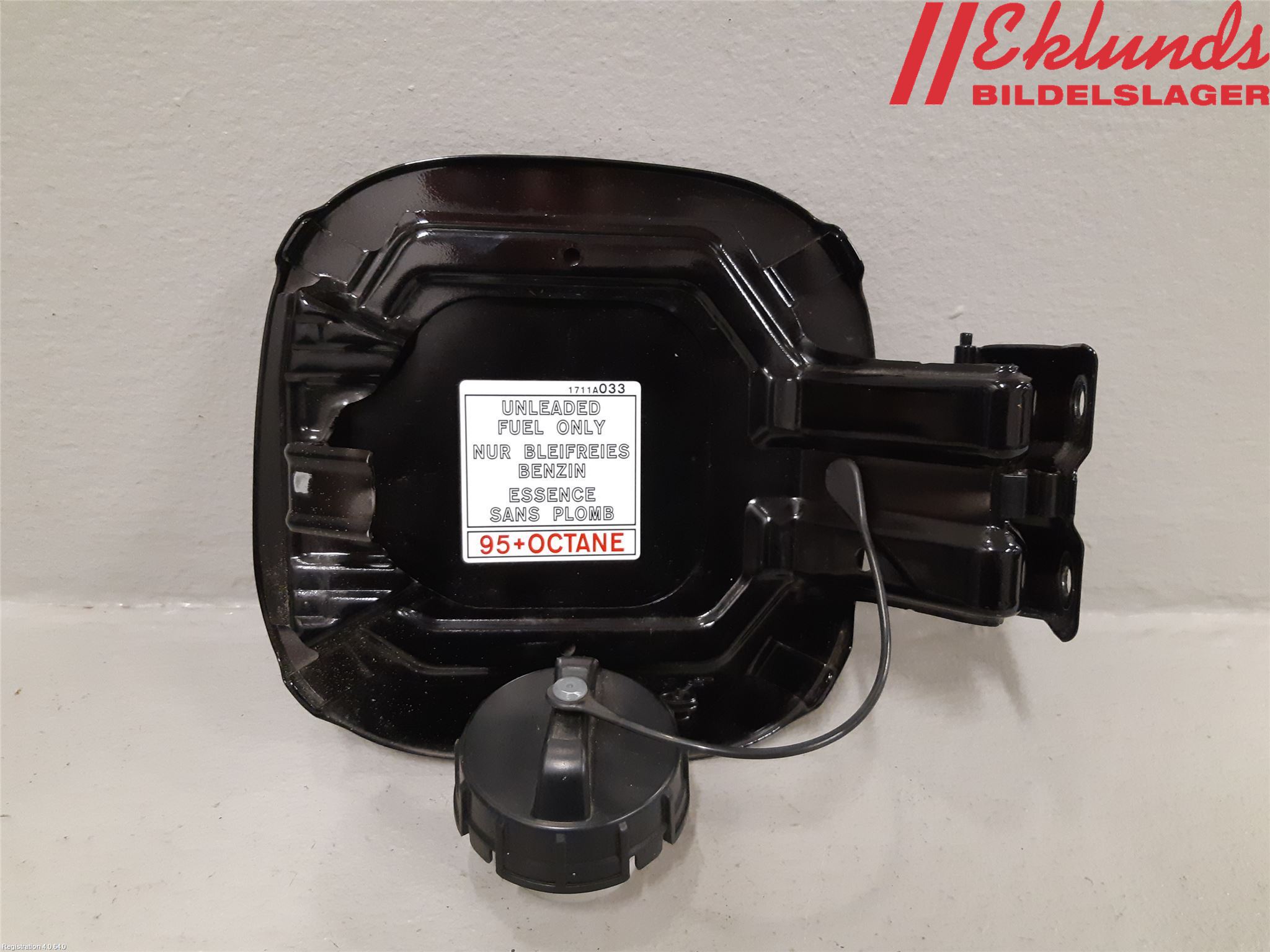 Mitsubishi OUTLANDER 13-21 Tanklucka