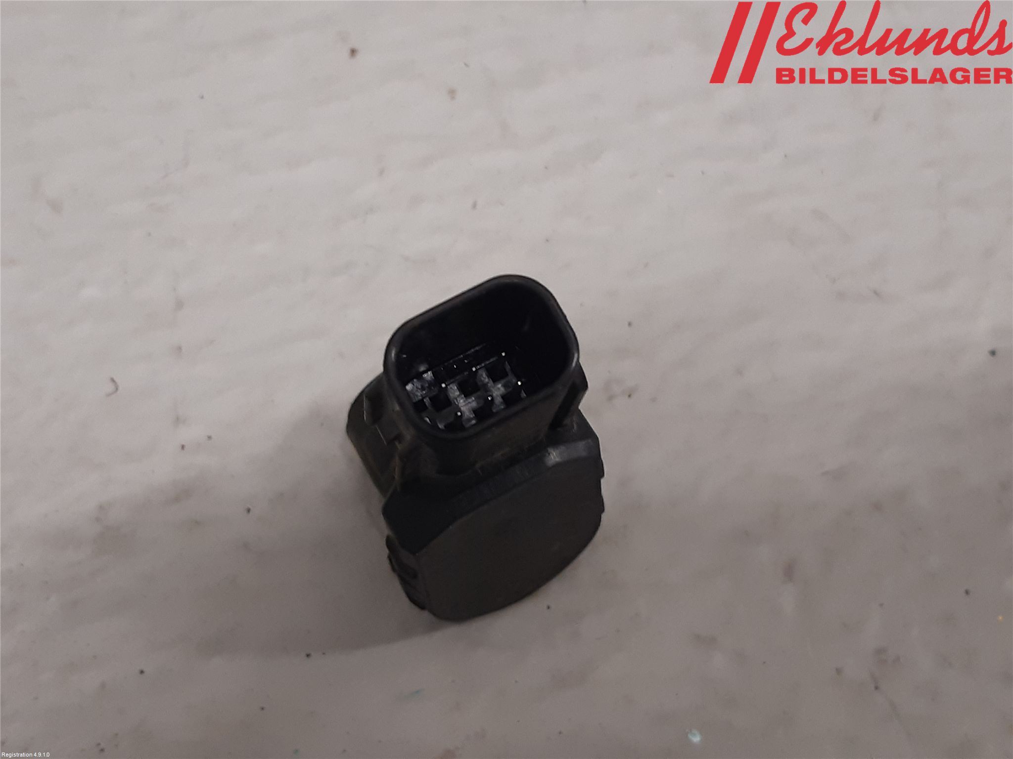 Suzuki SX4 S-CROSS 14-21 Parkeringshjälp Frontsensor