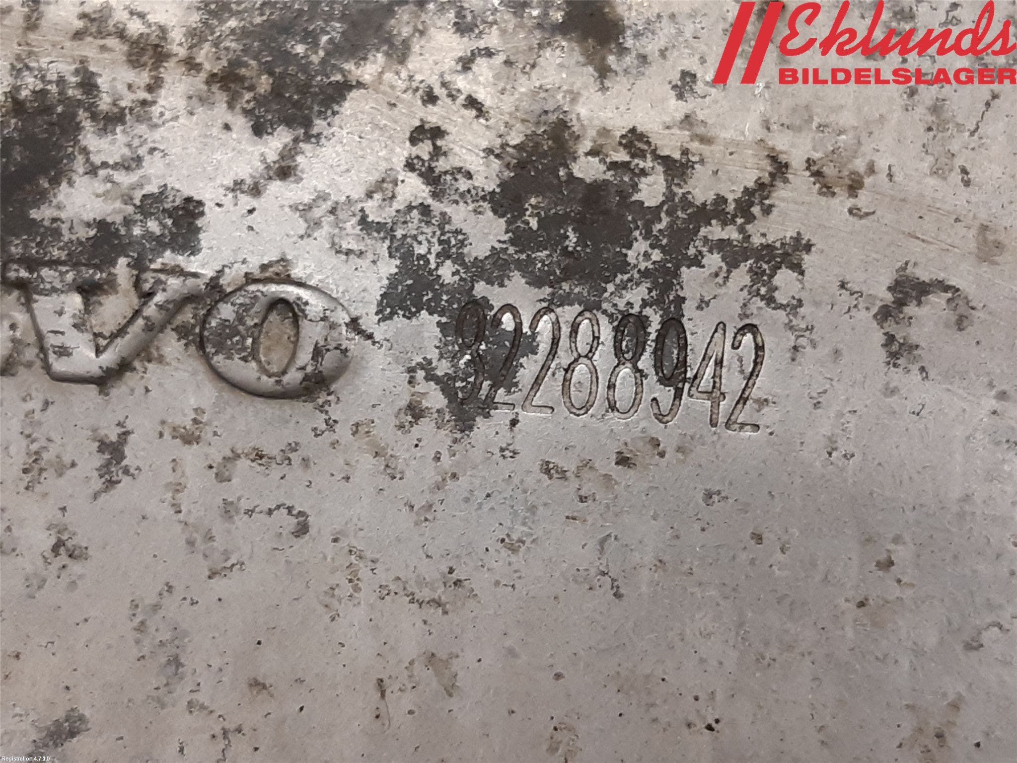 Volvo XC90/RECHARGE 16- Avgas Halvsats