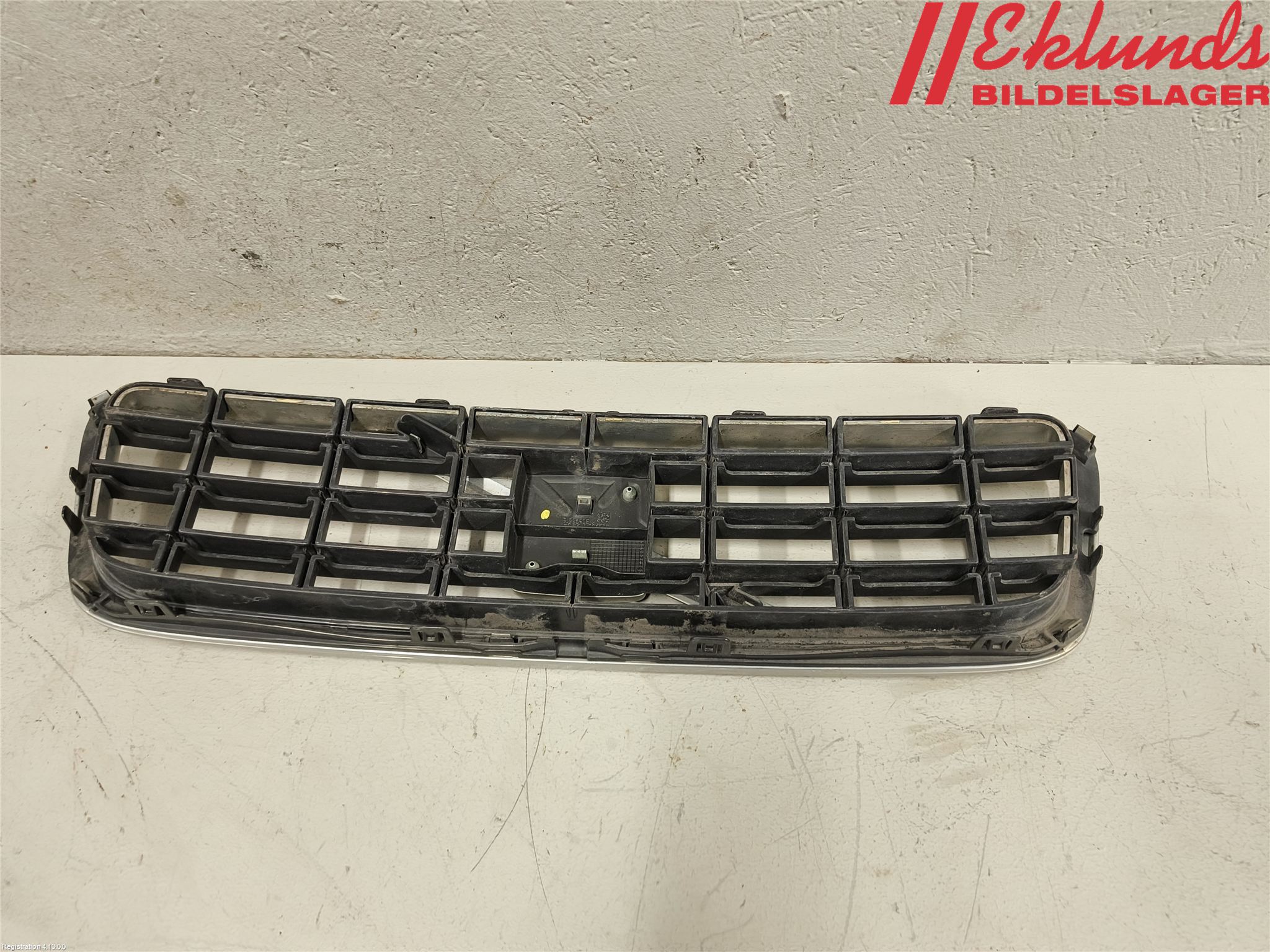 Volvo S60 05-10 Grill Komp