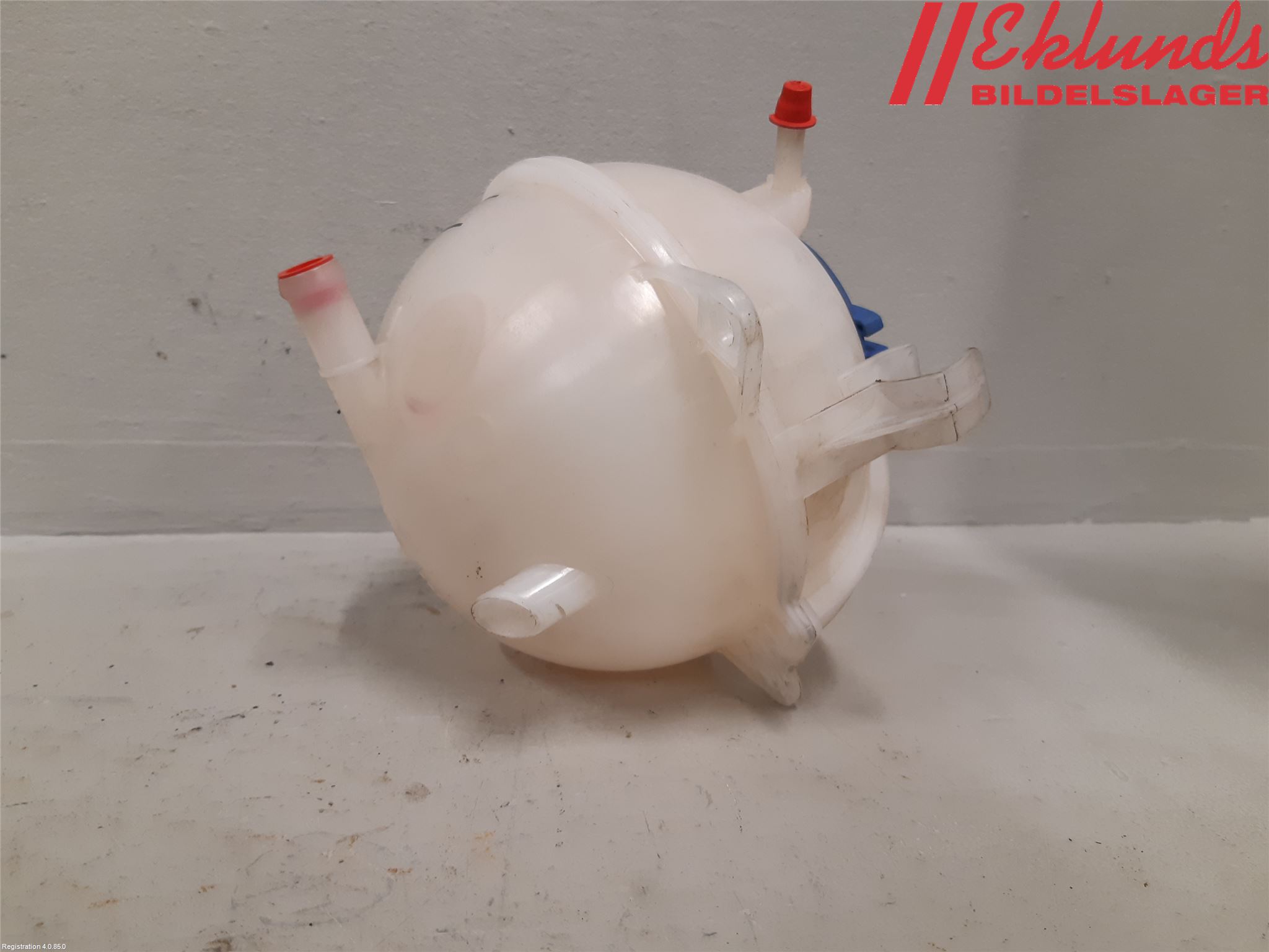 Volkswagen VW CADDY 11-15 Expansionstank