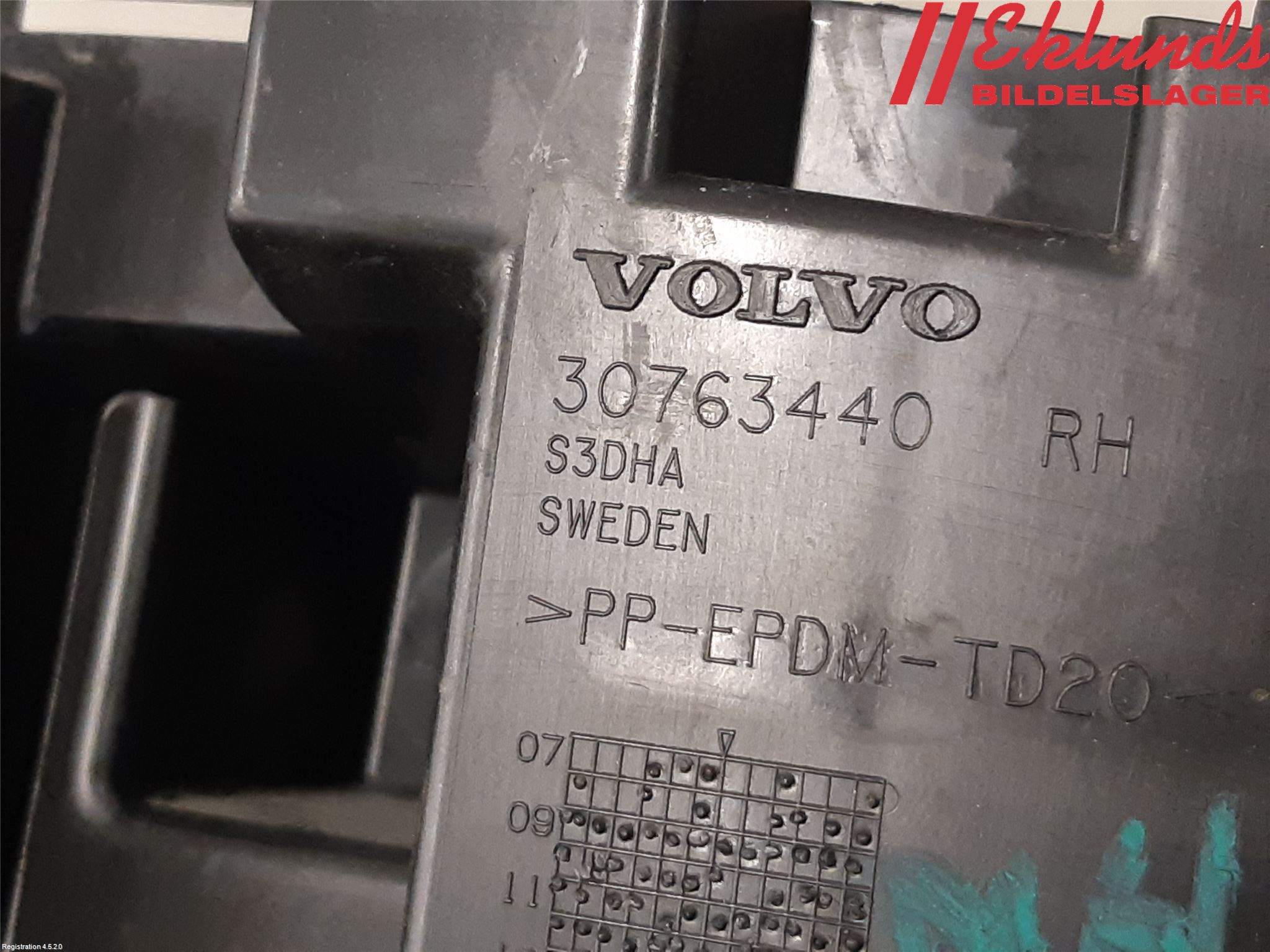 Volvo XC60 14-17 Stötfångarfäste Bak Hö