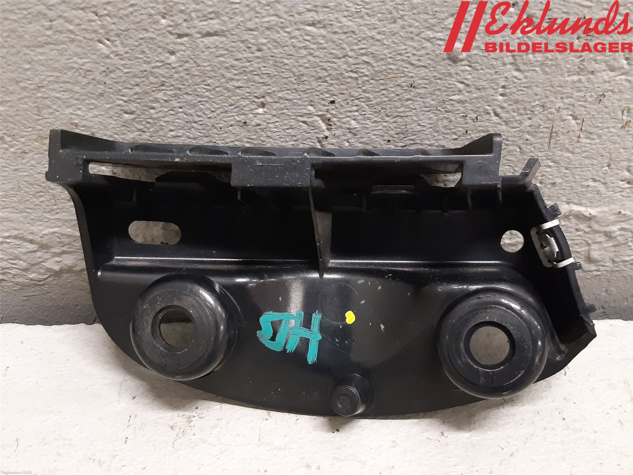 BMW 3 E90/91 SED/TOU 05-12 Stötfångarfäste Bak Hö