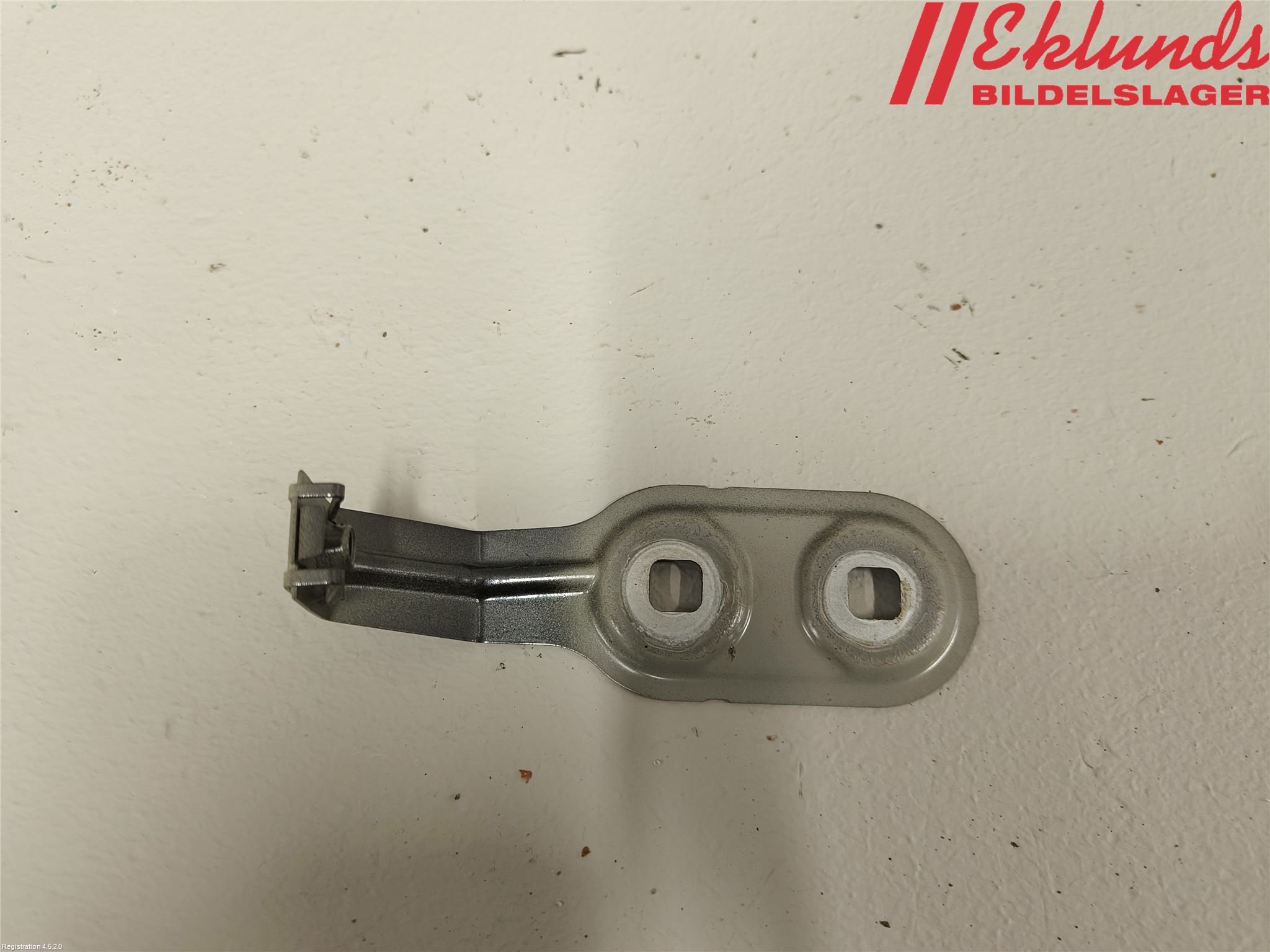 BMW 5 F10/F11/F18 09-17 Skärmfäste Fram Hö