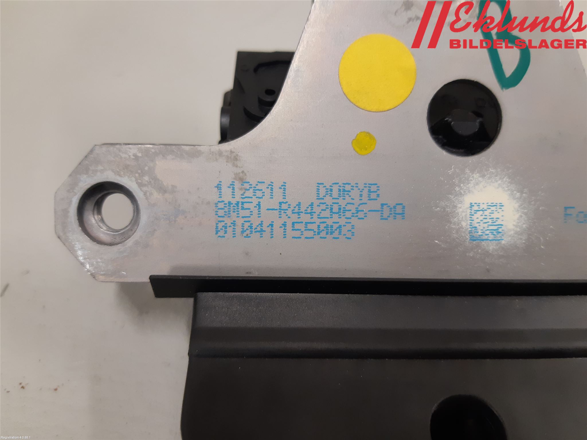 Ford C-MAX II  11-14 Låskista Baklucka