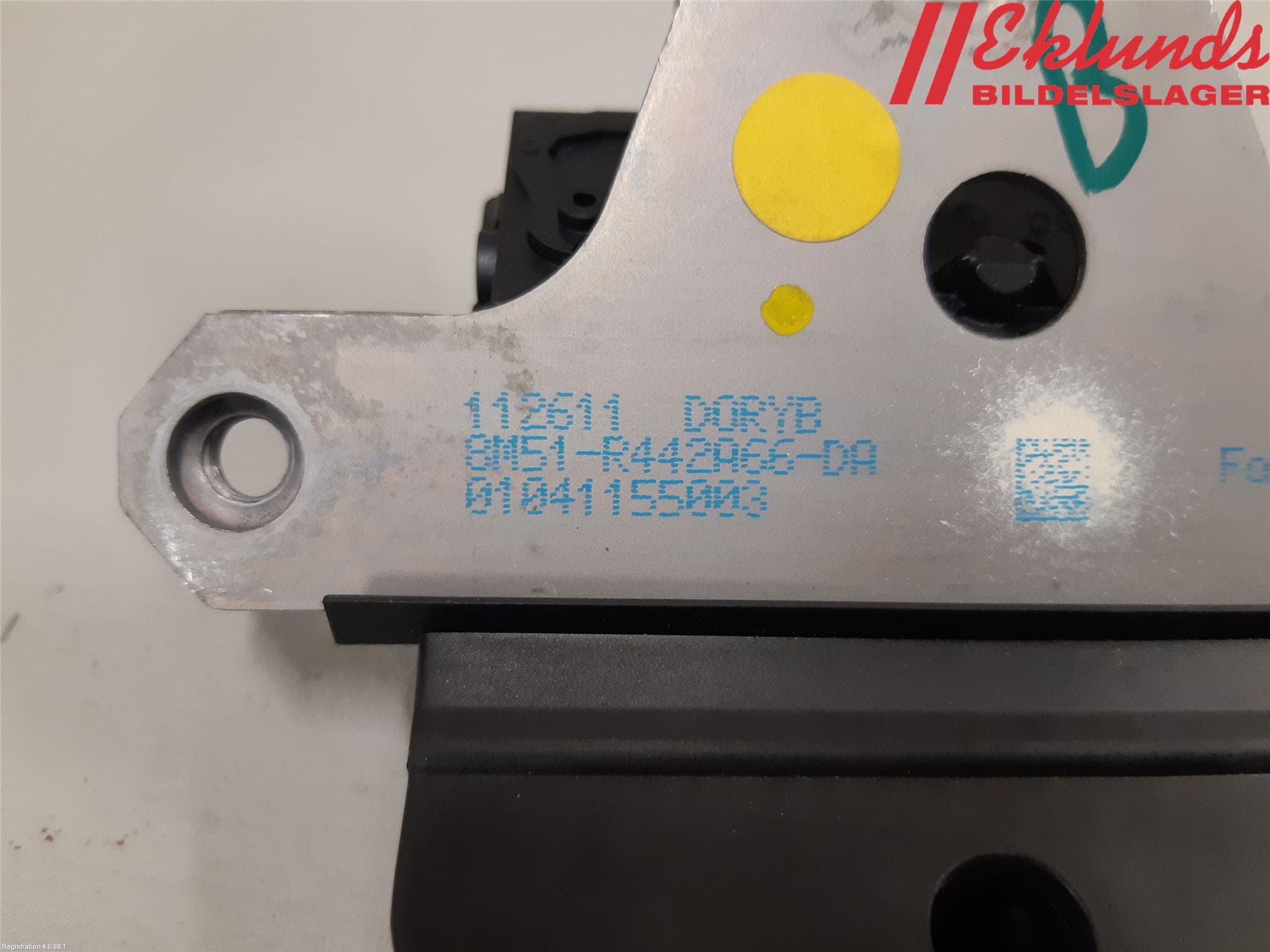 Ford C-MAX II 11-14 Låskista Baklucka