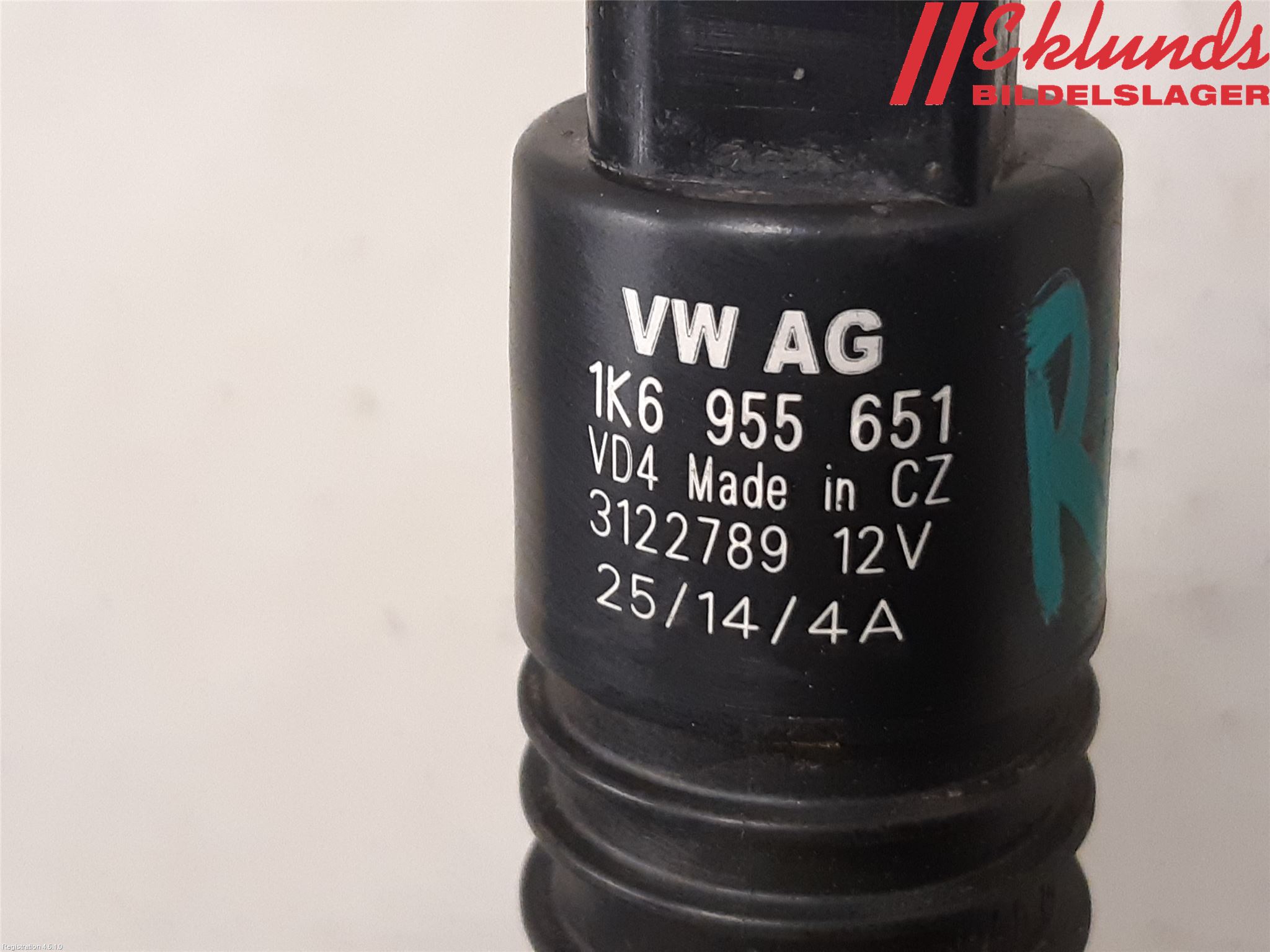 Volkswagen VW PASSAT 11-14 Spolarpump Vindruta