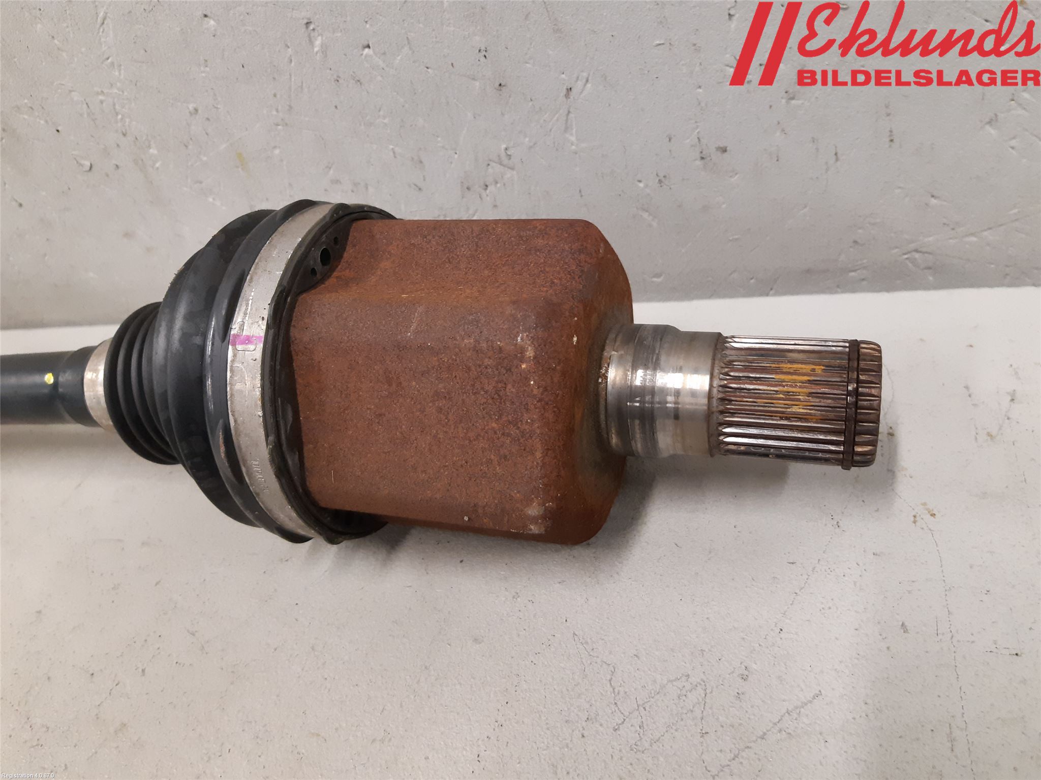 Volvo V60 14-18 Drivaxel Fram Vänster