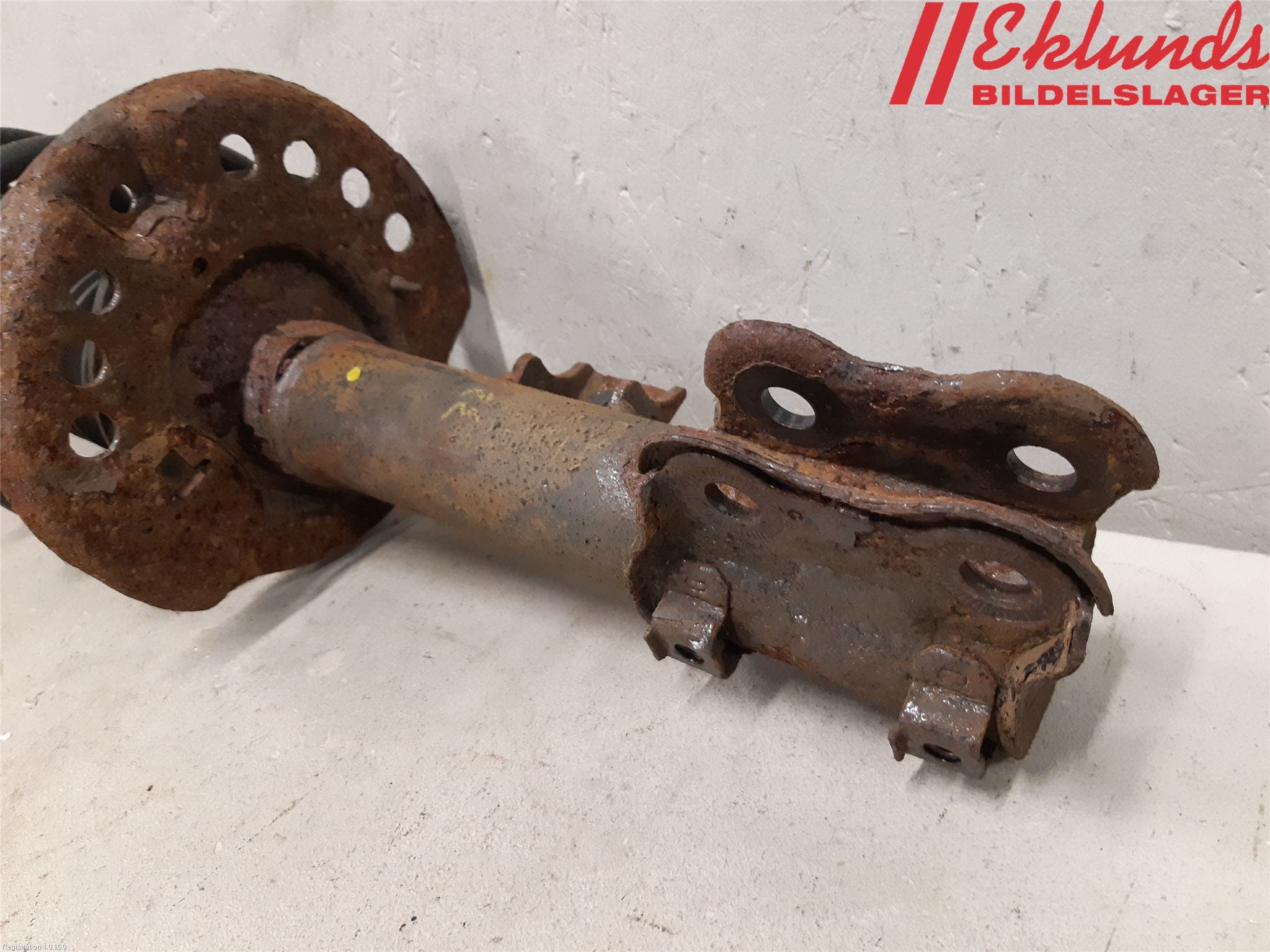 Hyundai i40 08-15 Fjäderben Fram Höger