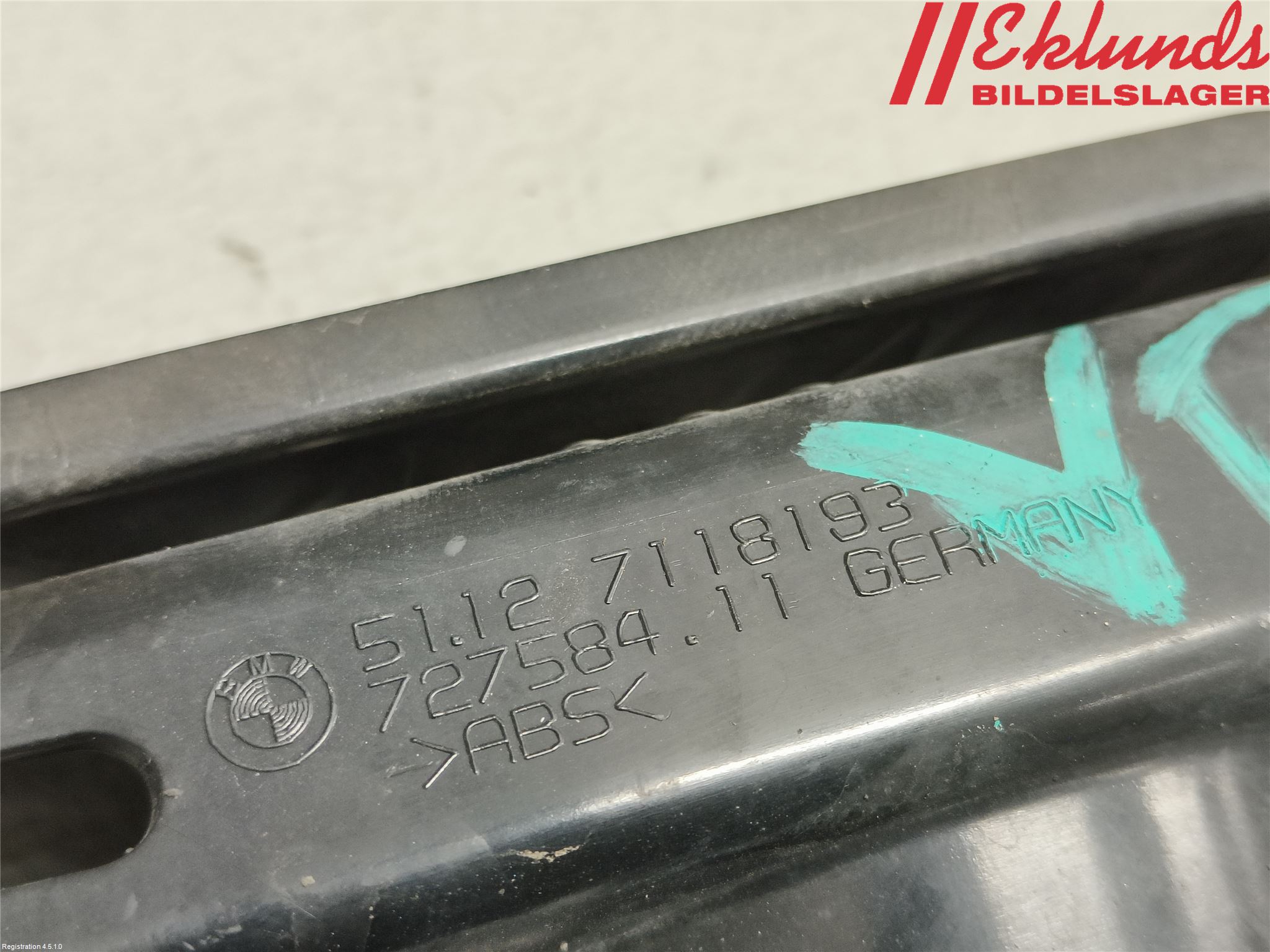 BMW 3 E90/91 SED/TOU 05-12 Stötfångarfäste Bak Vä