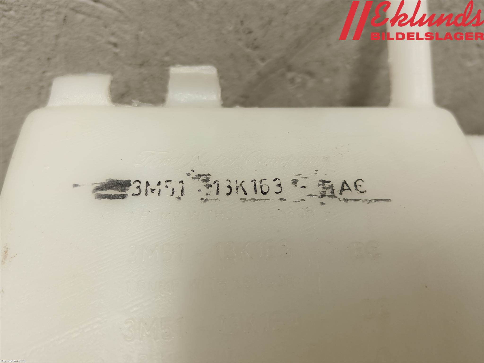 Ford KUGA 08-12 Spolartank Vindruta