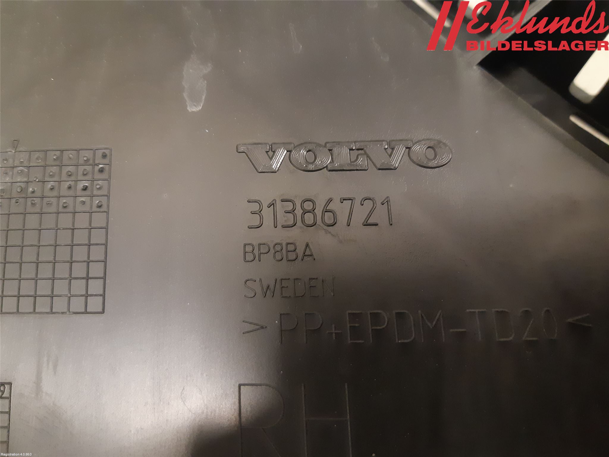 Volvo S60 11-13 Stötfångarfäste Bak Hö