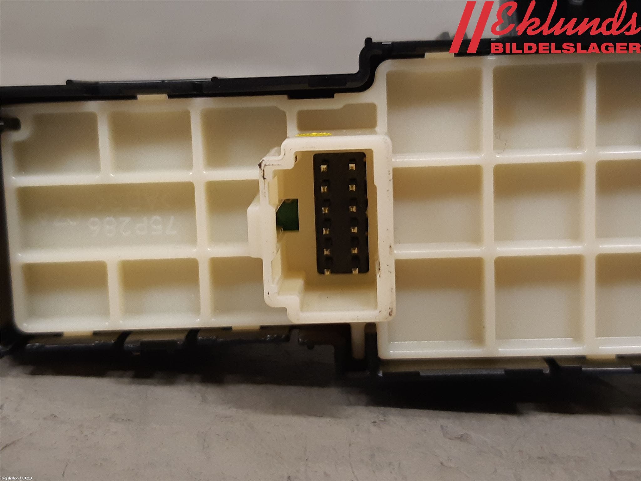 Toyota YARIS CROSS XP21 21- Strömställare Parkeringsbroms