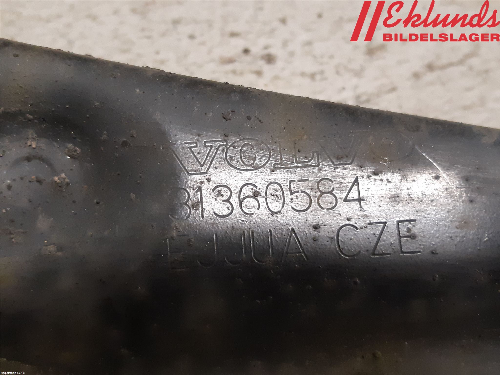 Volvo V90 CROSS COUNTRY 17->> Bärarm Bak Övre Höger