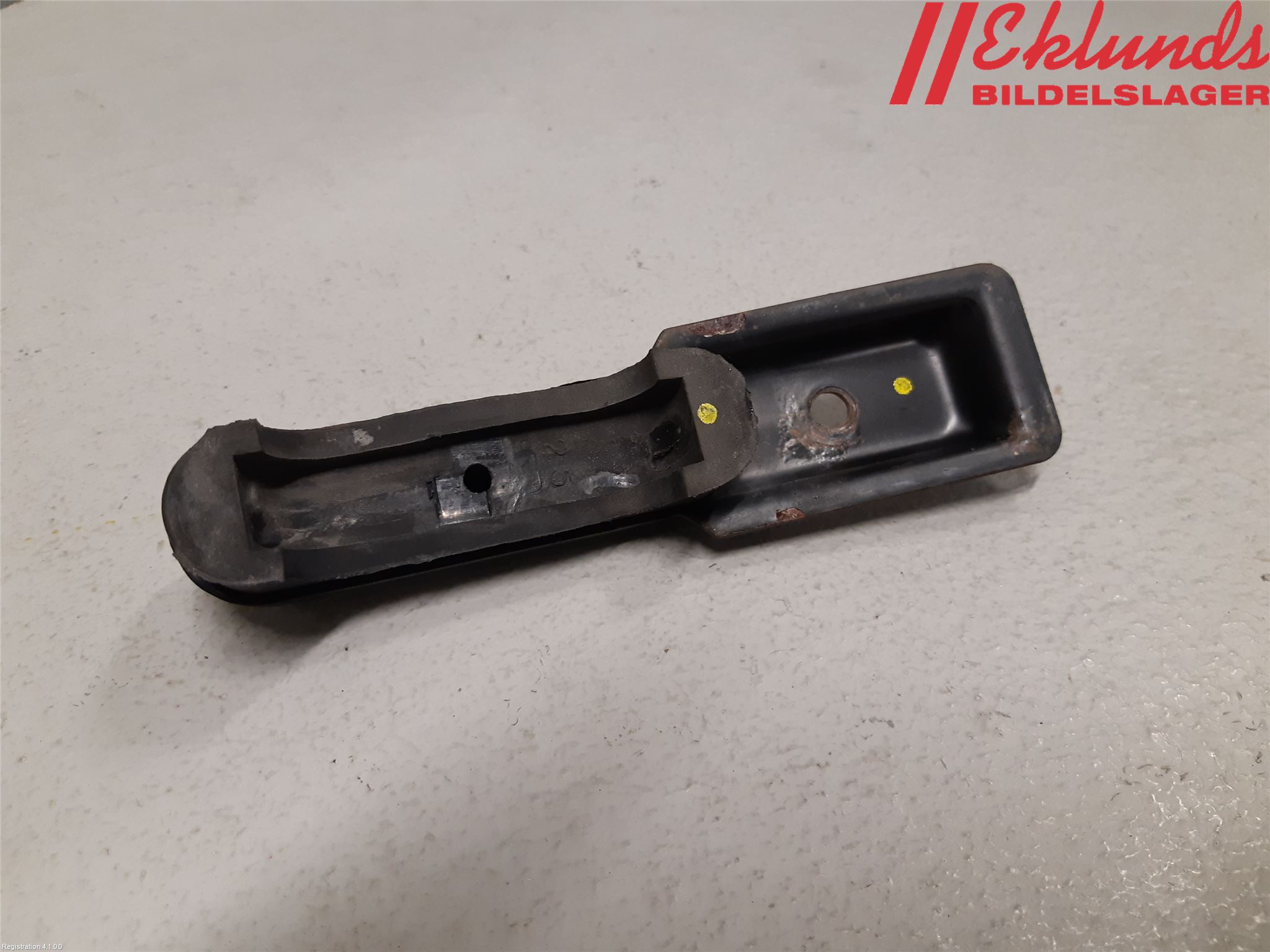 Volvo 940 91-98 Kylarfäste-Ram-Balk