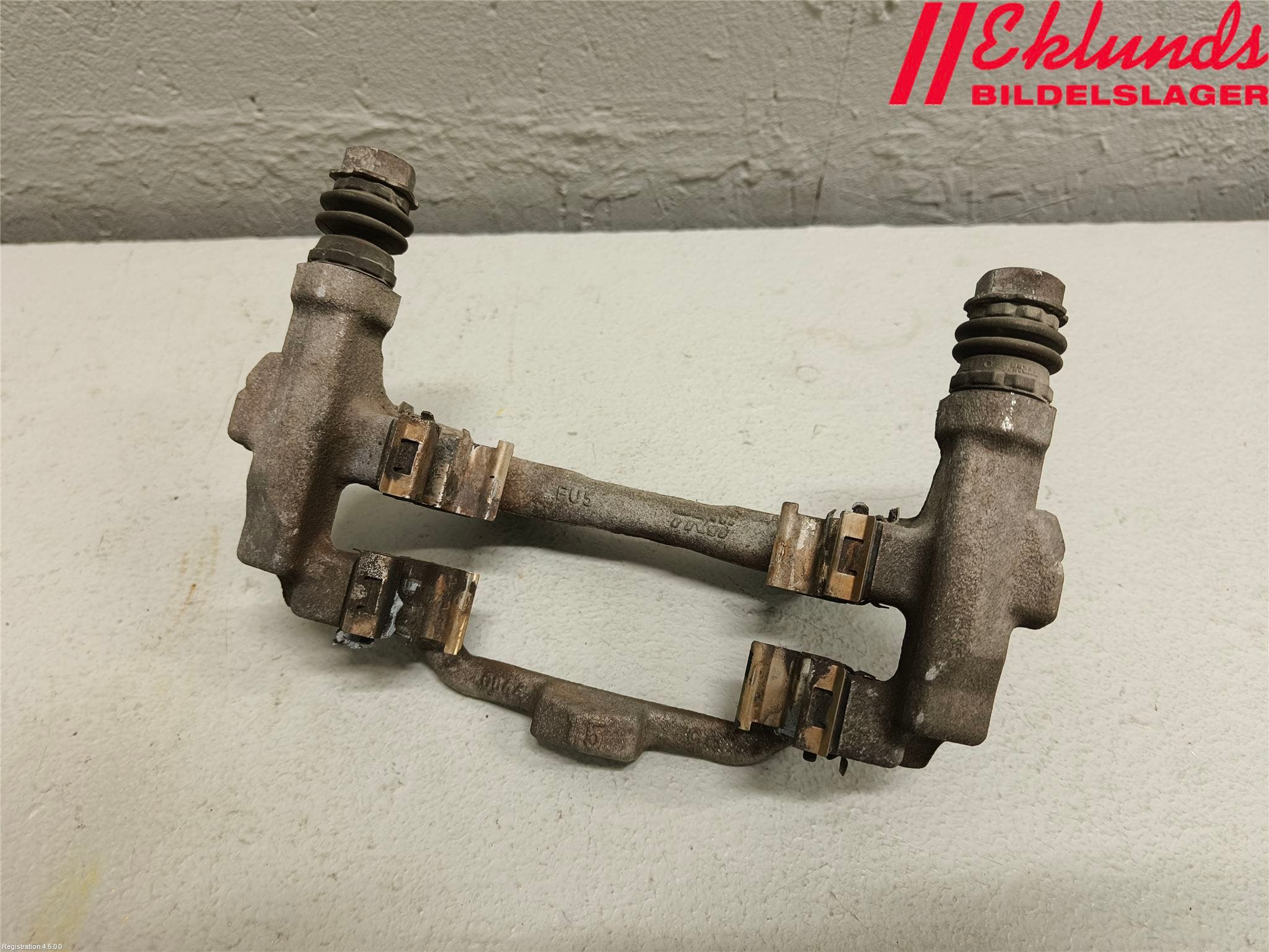 Toyota COROLLA 19- Bromsokshållare