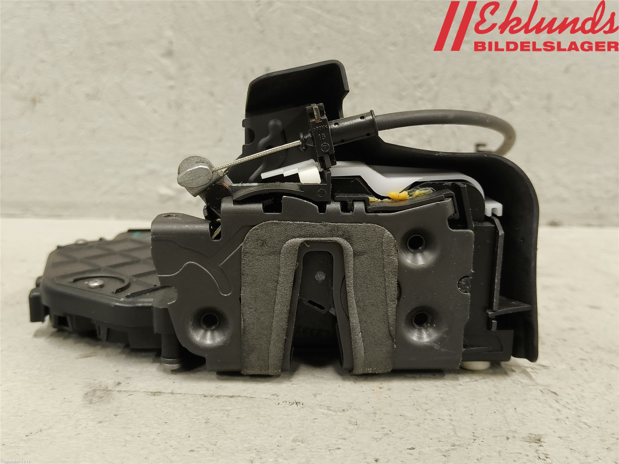 Ford KUGA 08-12 Låskista-Dörrlås