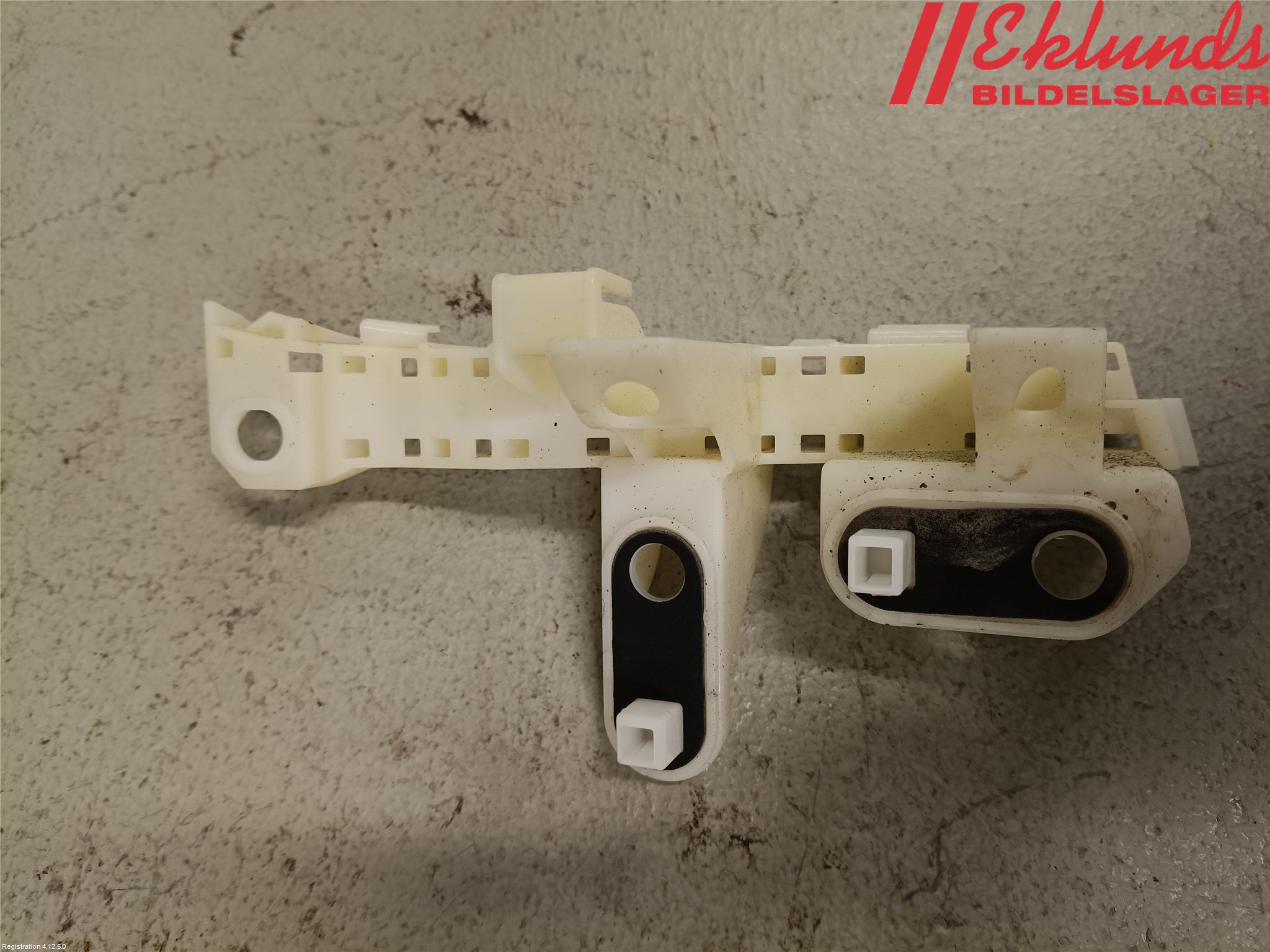 Subaru XV 12-17 Stötfångarfäste Bak Hö