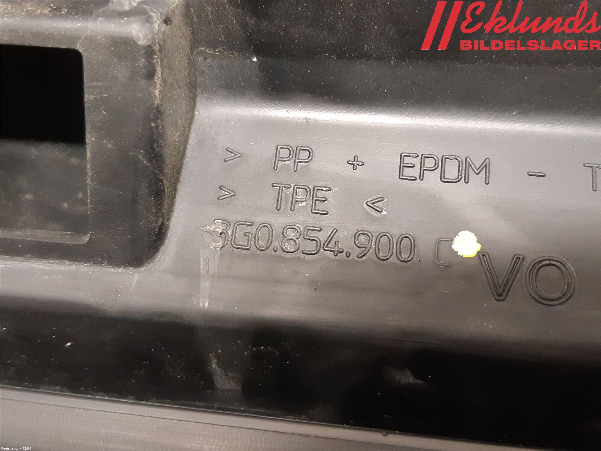 Volkswagen VW PASSAT 15-19 Dörr Dekorlist Fram Hö
