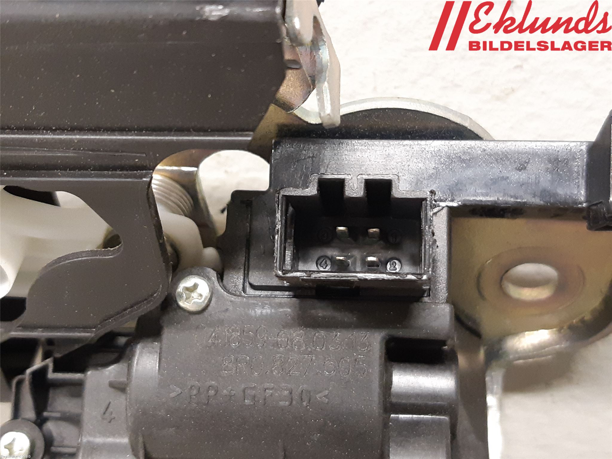 Audi A4 ALLROAD 09-16 Låskista Baklucka