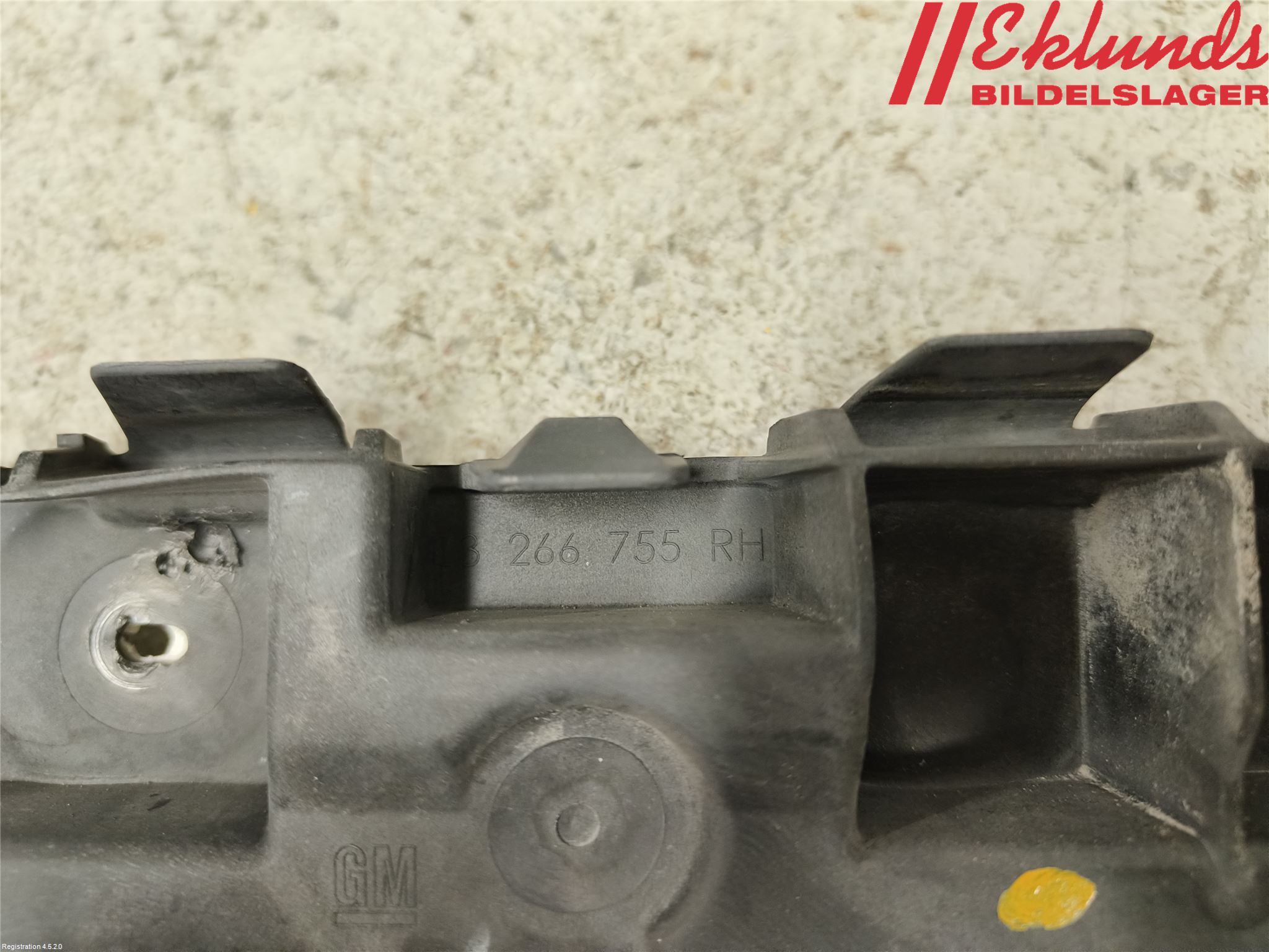 Opel ASTRA J 10-15 Stötfångarfäste Bak Hö