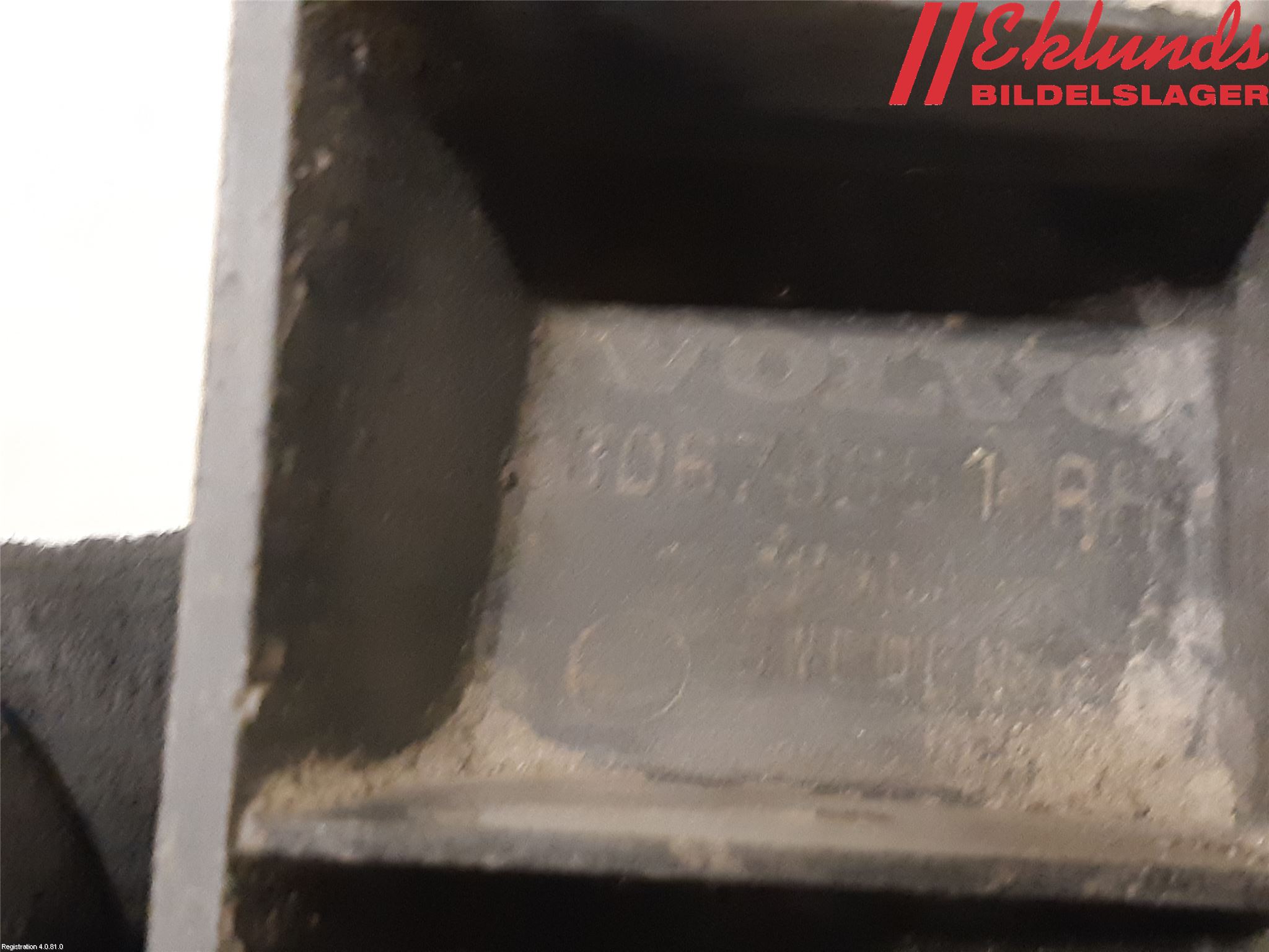 Volvo V70 08-13 Stötfångarfäste Fram Hö