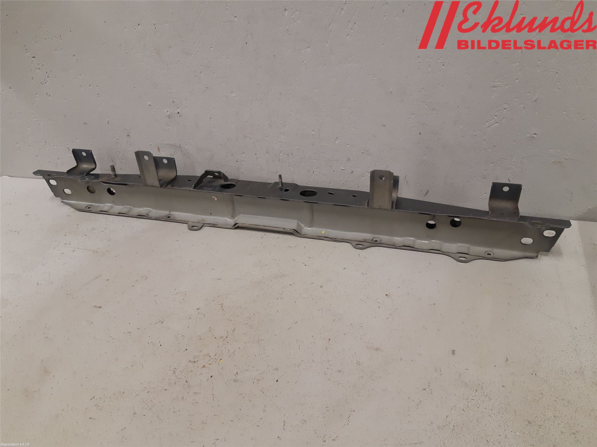 Nissan QASHQAI 14-17 Kylarfäste-Ram-Balk