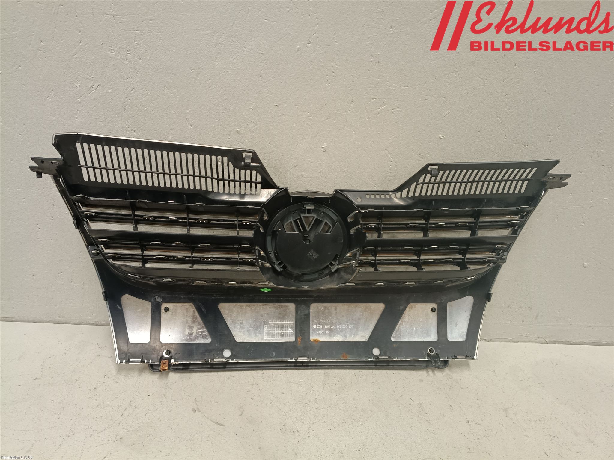 Volkswagen VW GOLF V 04-09 Grill Komp