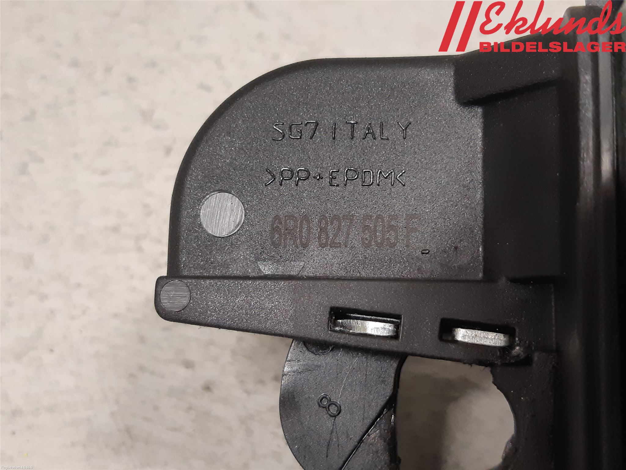 Volkswagen VW POLO 10-17 Låskista Baklucka